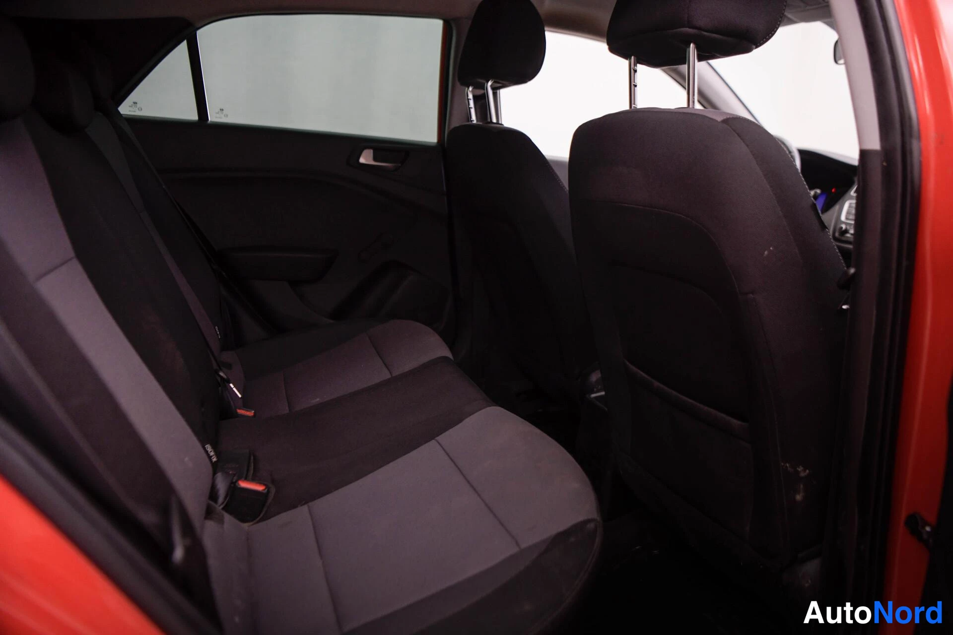 Punainen Hyundai i20 2018, kuva 17
