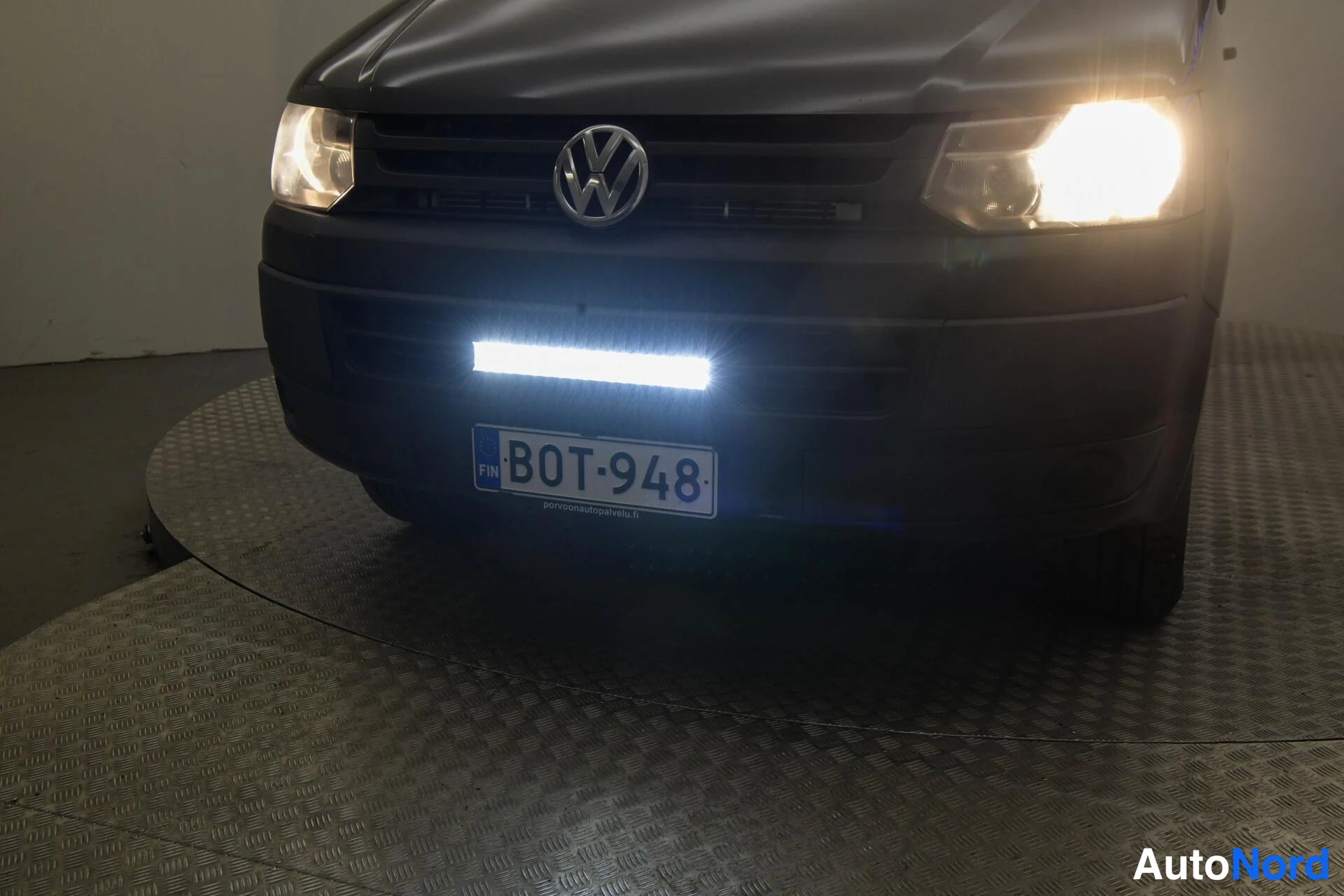 Harmaa Volkswagen Transporter 2011, edestä, kuva 11