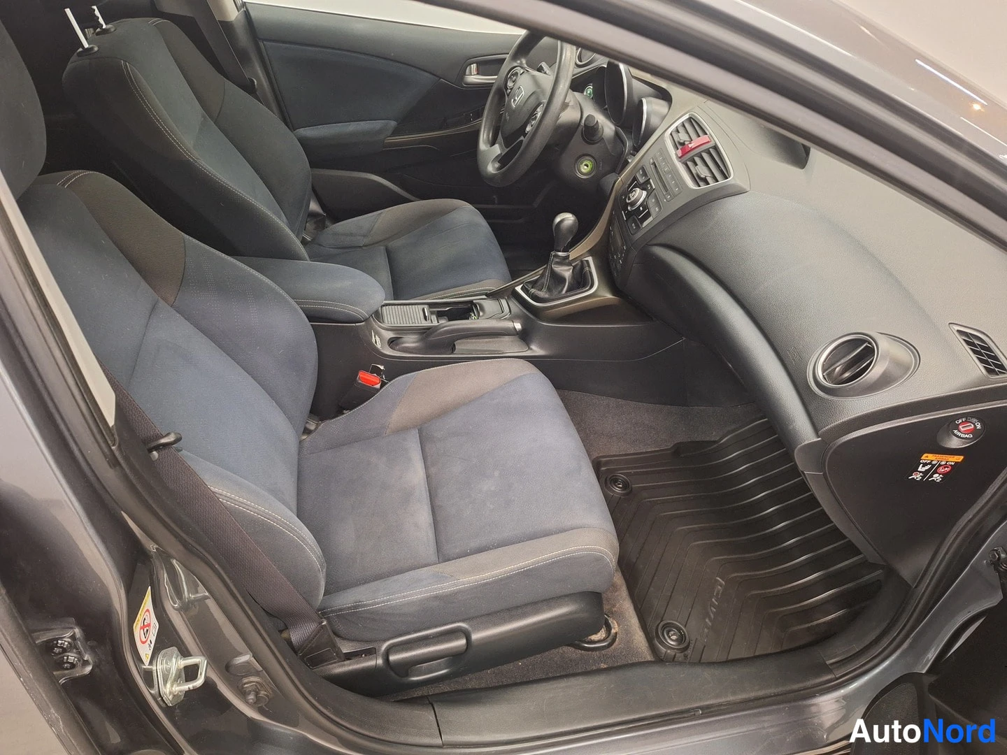 Harmaa Honda Civic 2015, edestä, kuva 5