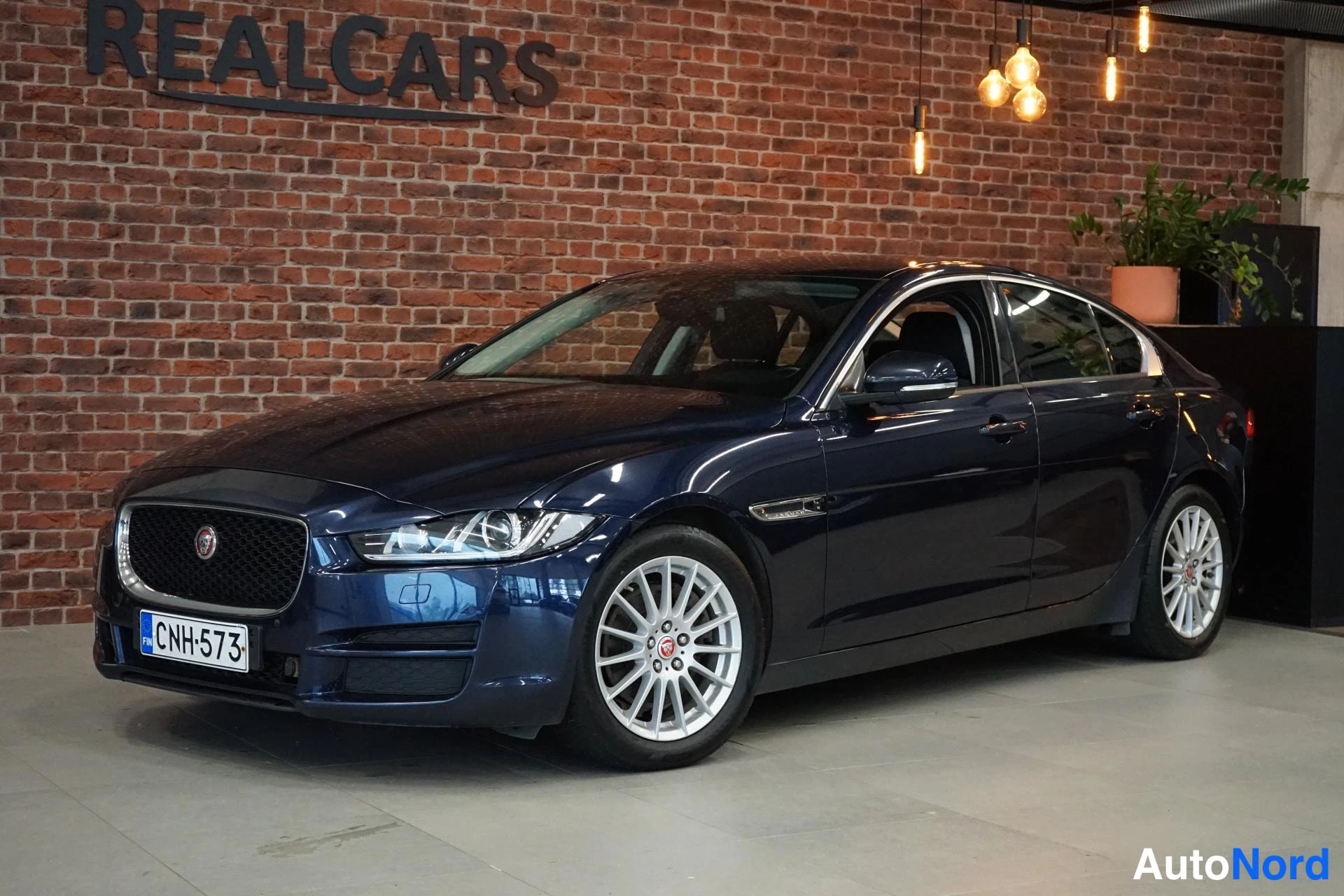 Jaguar XE 2019