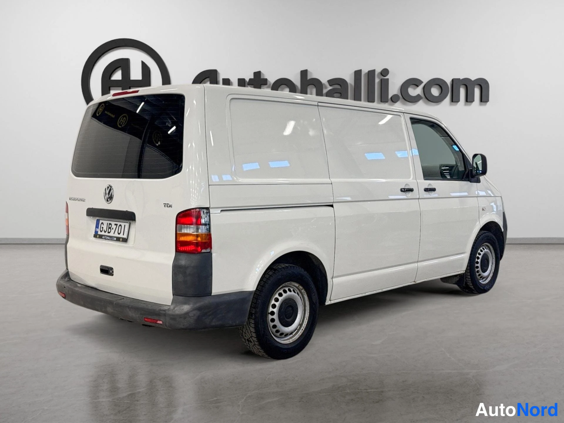 Valkoinen Volkswagen Transporter 2009, takaviisto, kuva 6