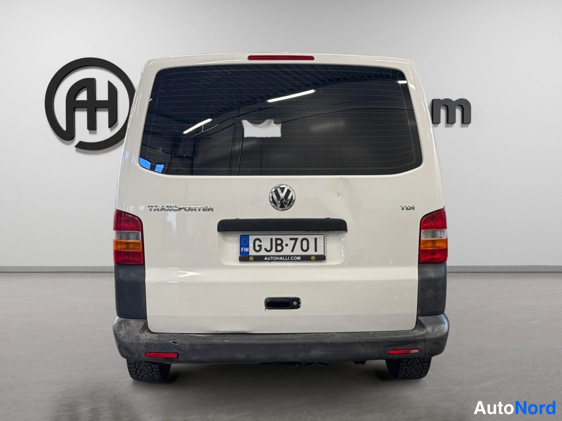 Valkoinen Volkswagen Transporter 2009, takaa, kuva 8