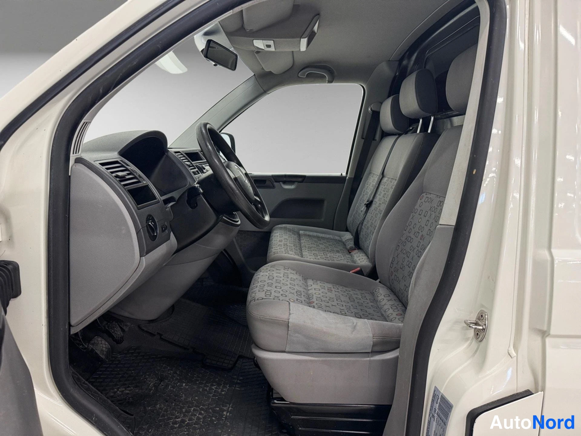 Valkoinen Volkswagen Transporter 2009, kuva 14
