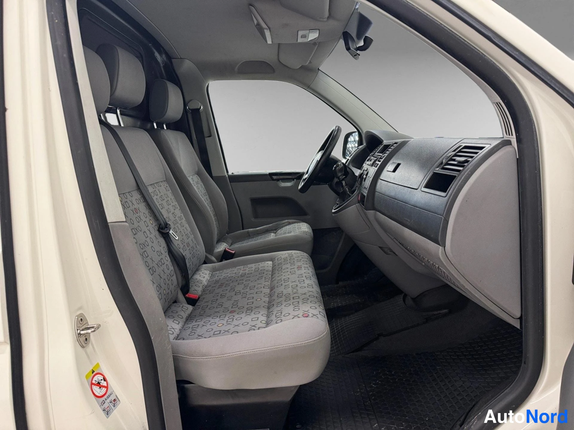 Valkoinen Volkswagen Transporter 2009, kuva 15