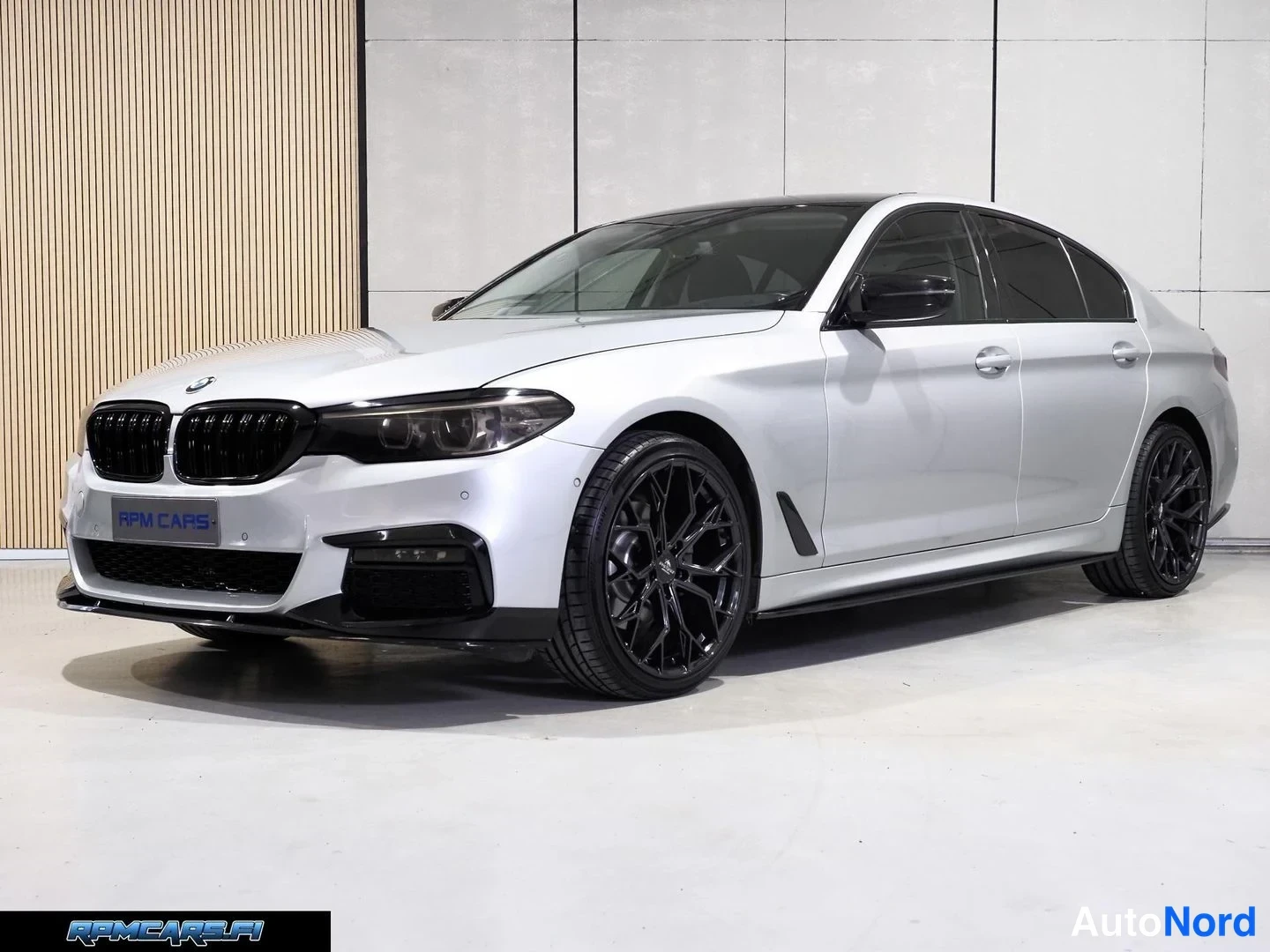 Valkoinen BMW 520d xDrive 2018, etuviisto, keula vasemmalle, kuva 4