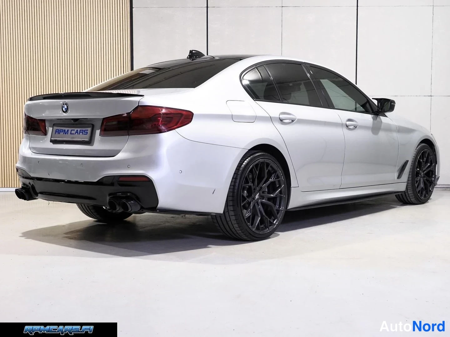 Valkoinen BMW 520d xDrive 2018, kuva 76