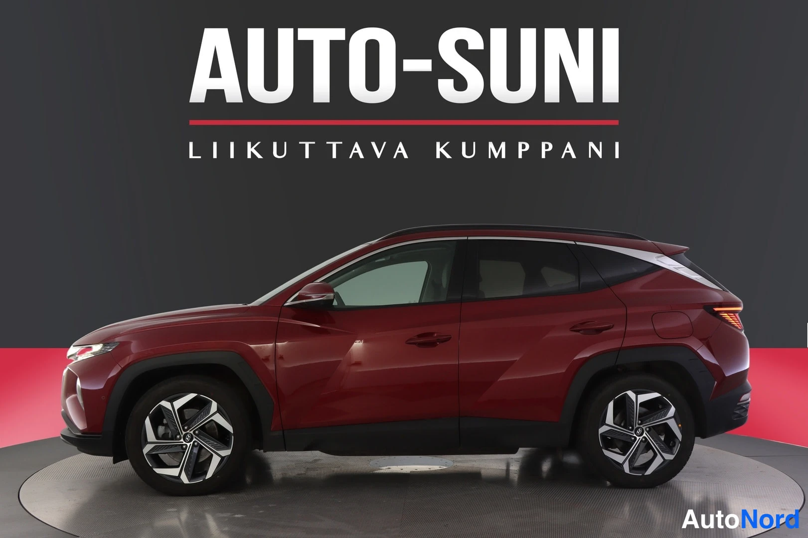Punainen Hyundai Tucson 2022, sivulta, kuva 4