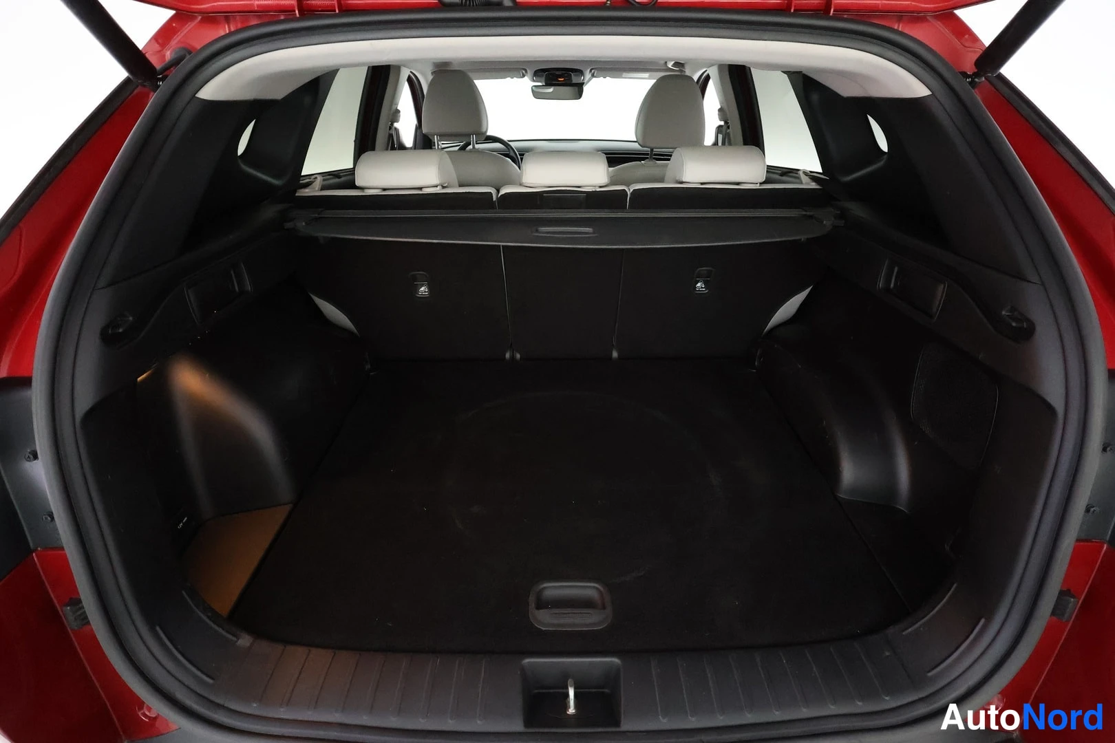 Punainen Hyundai Tucson 2022, tavaratila, kuva 14