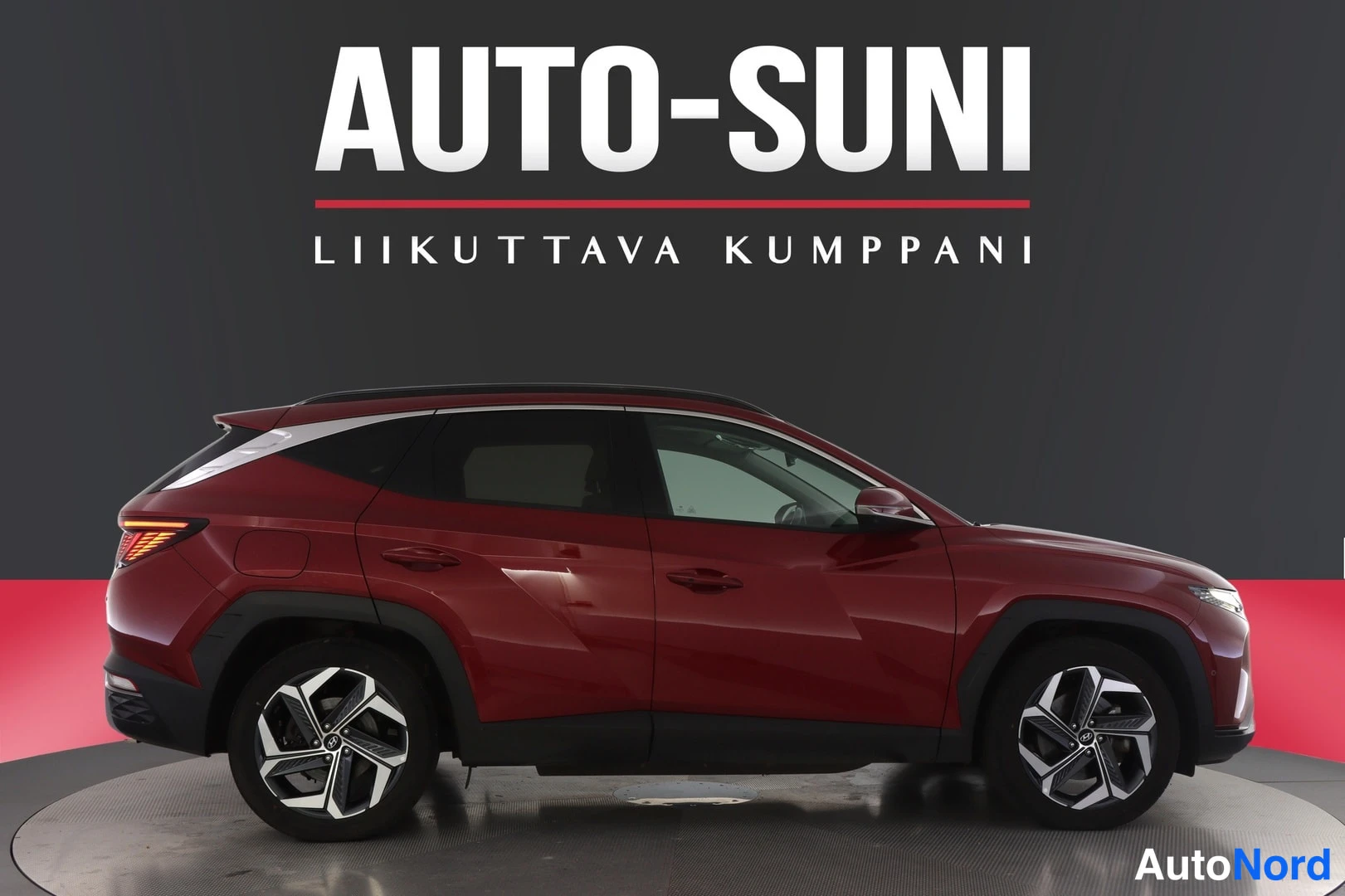 Punainen Hyundai Tucson 2022, sivulta, kuva 3