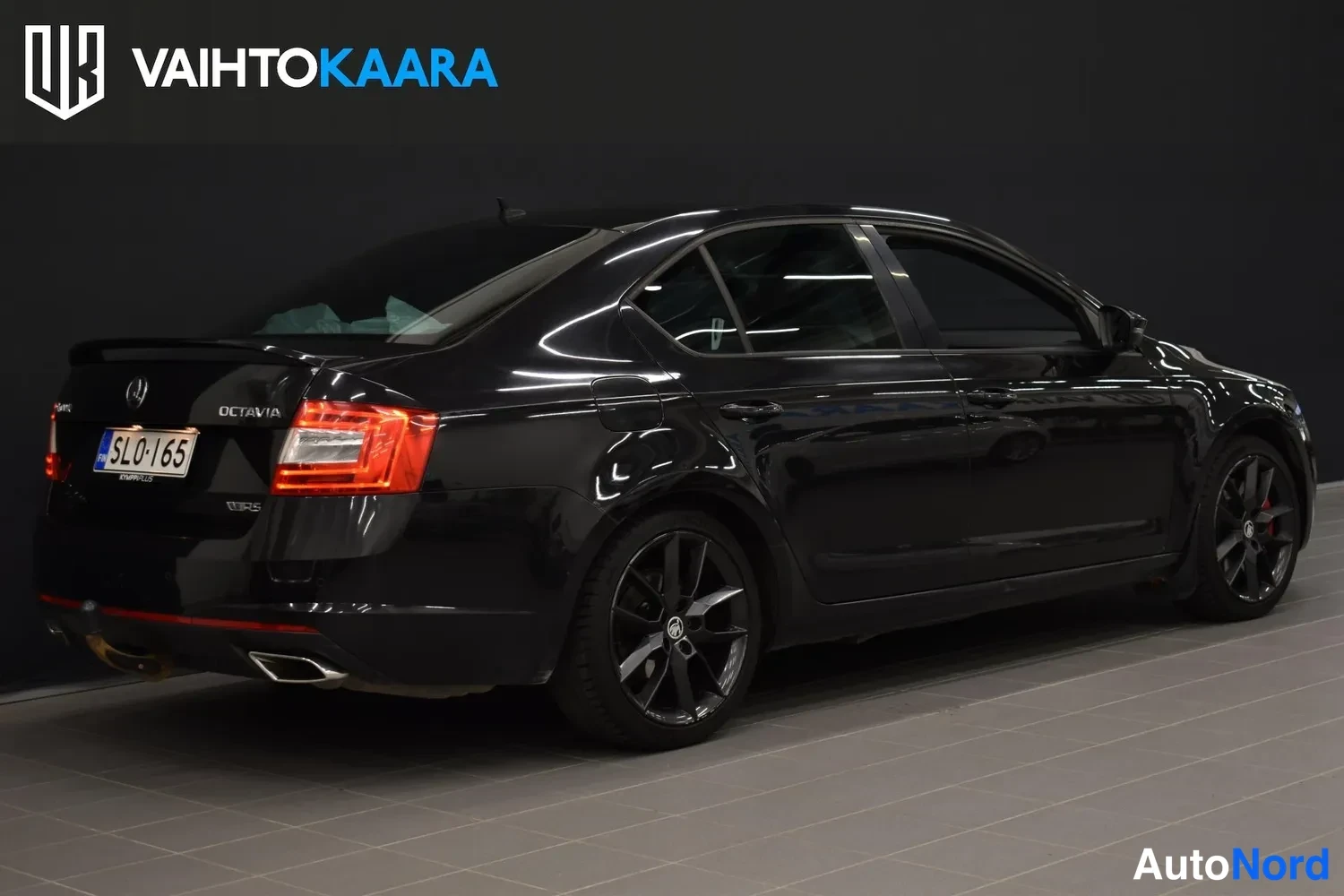 Musta Skoda Octavia 2014, takaviisto, kuva 8