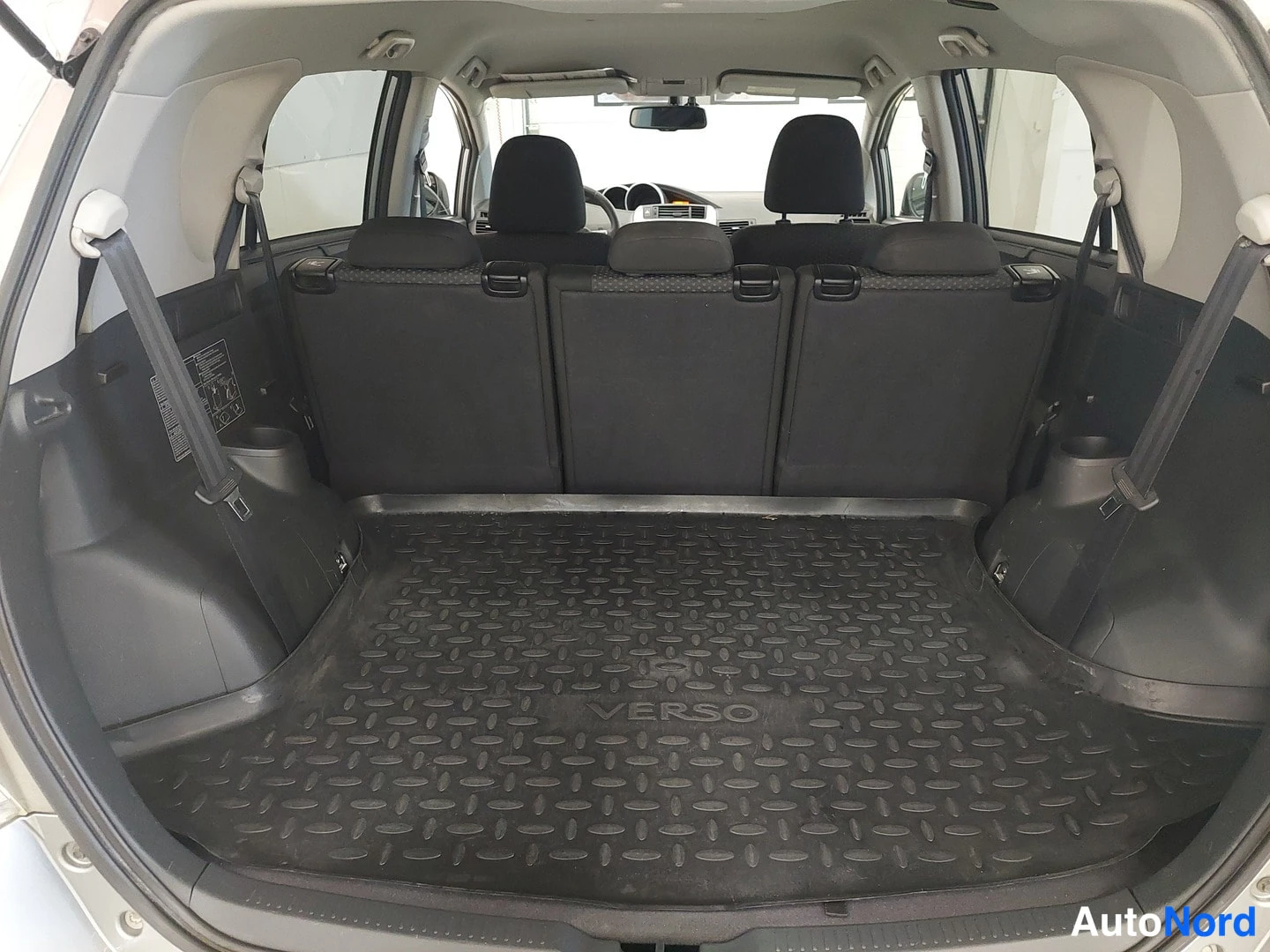 Harmaa Toyota Verso 2011, kuva 19