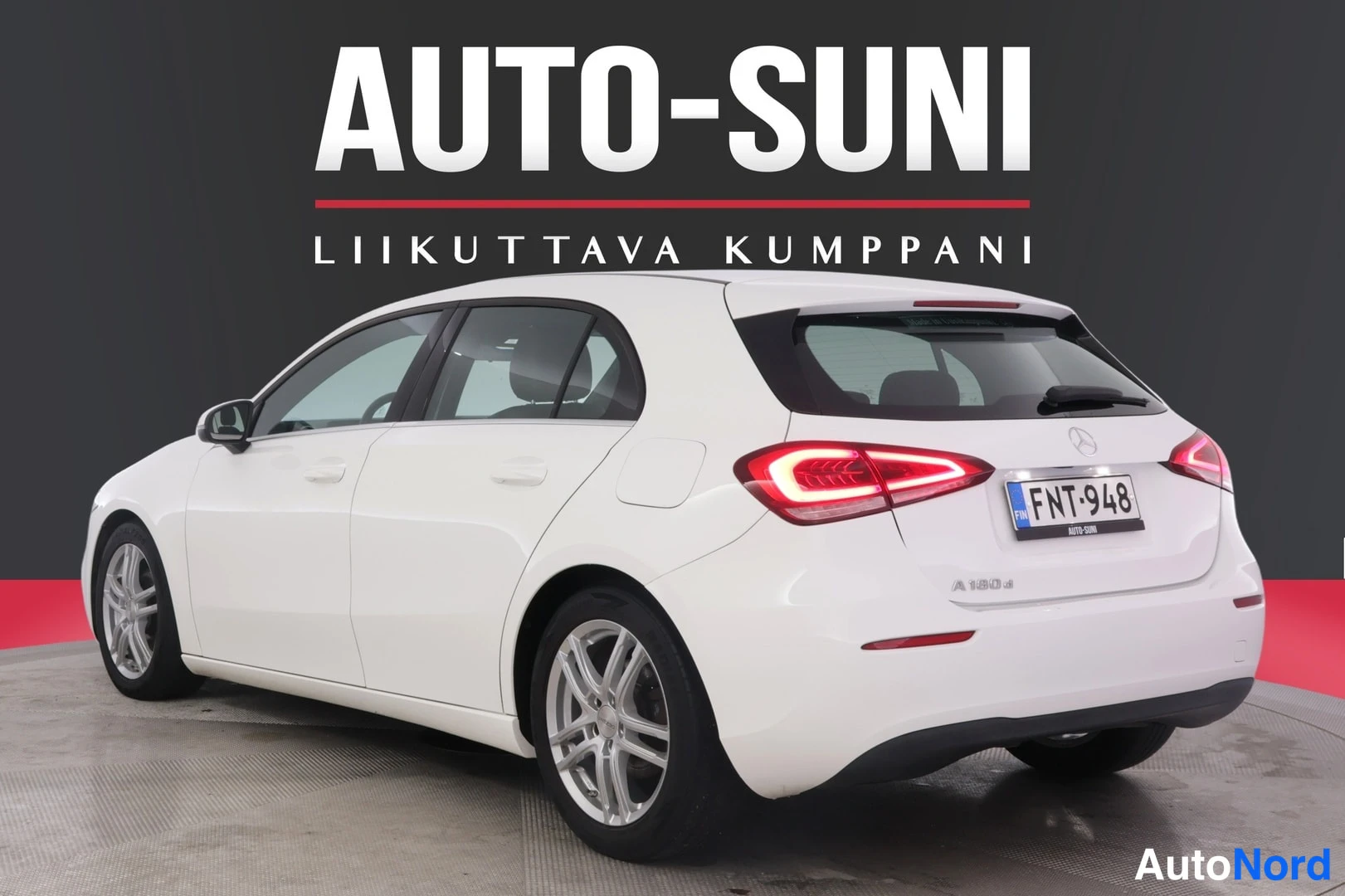 Valkoinen Mercedes-Benz A 2019, takaviisto, kuva 6