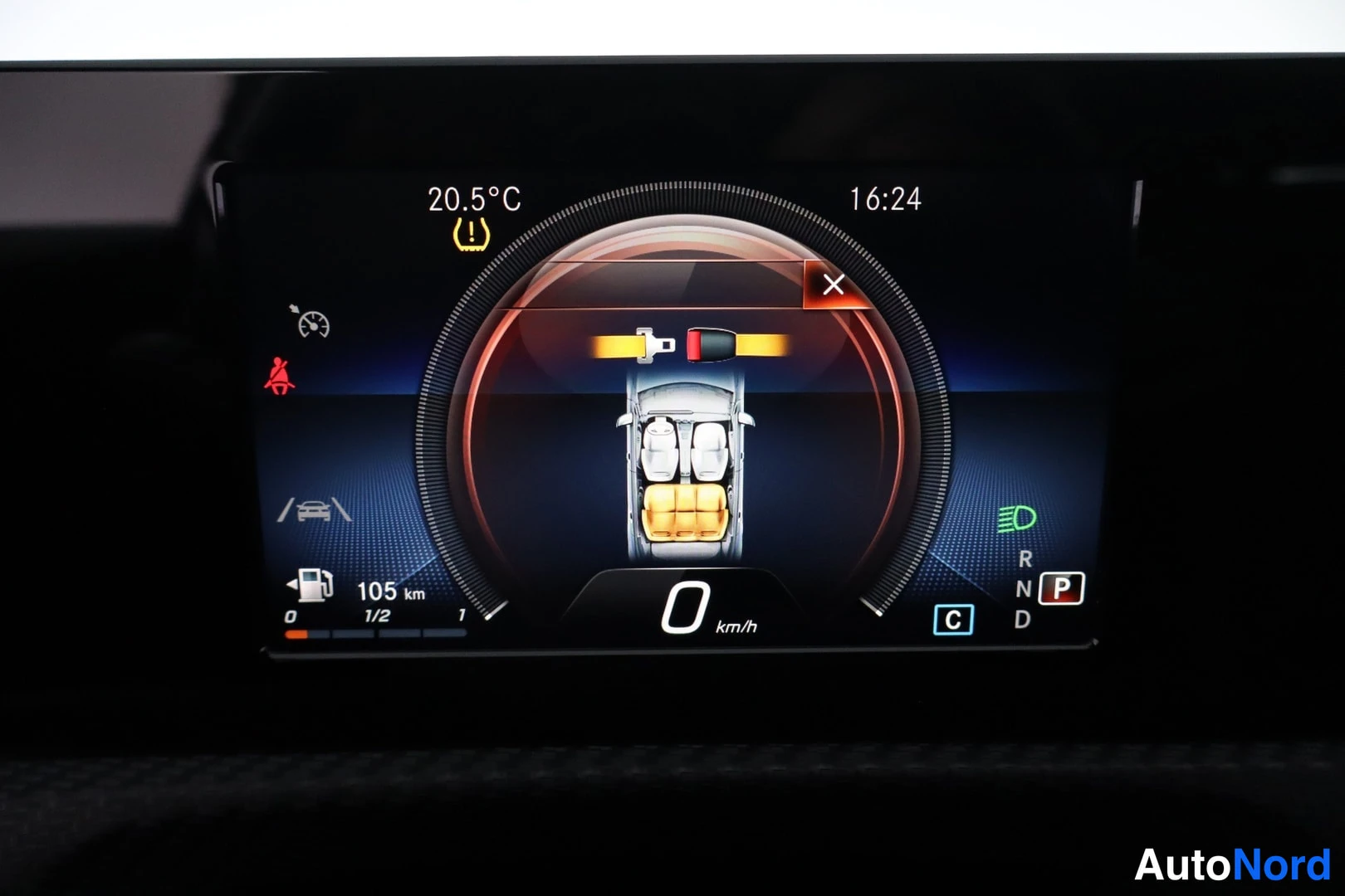 Valkoinen Mercedes-Benz A 2019, yksityiskohta, kuva 14