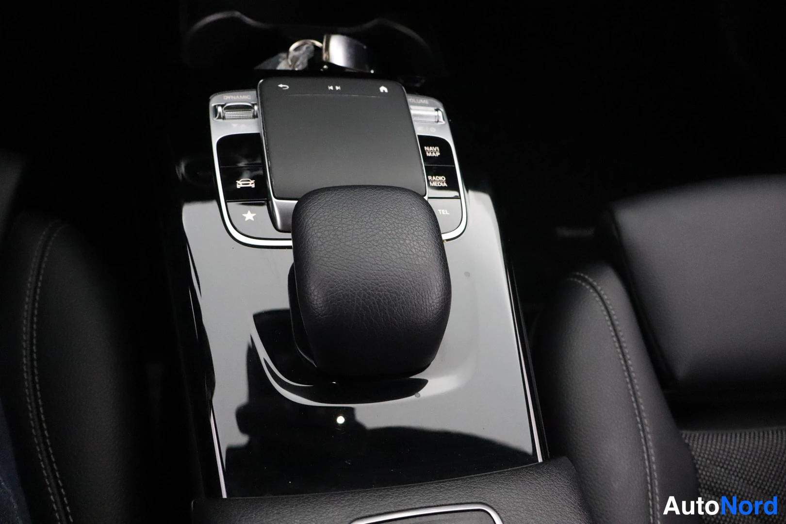 Valkoinen Mercedes-Benz A 2019, yksityiskohta, kuva 21
