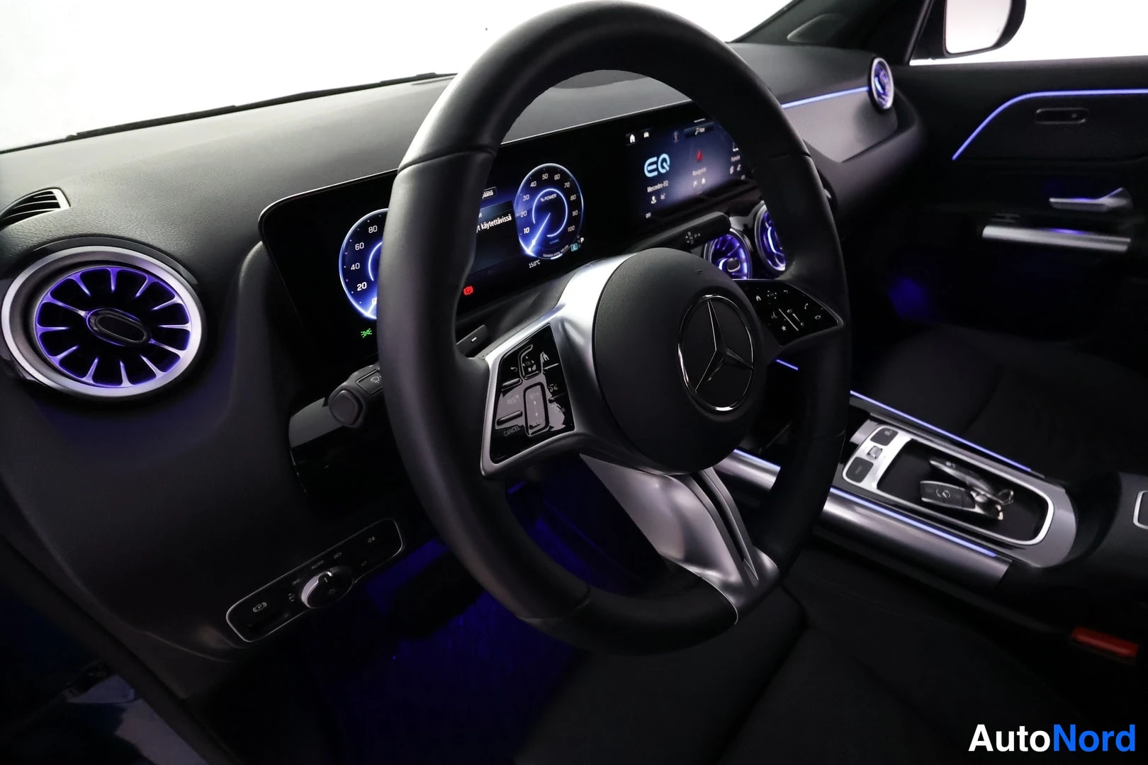 Blå Mercedes-Benz EQA 300 4MATIC 2024, bild 31