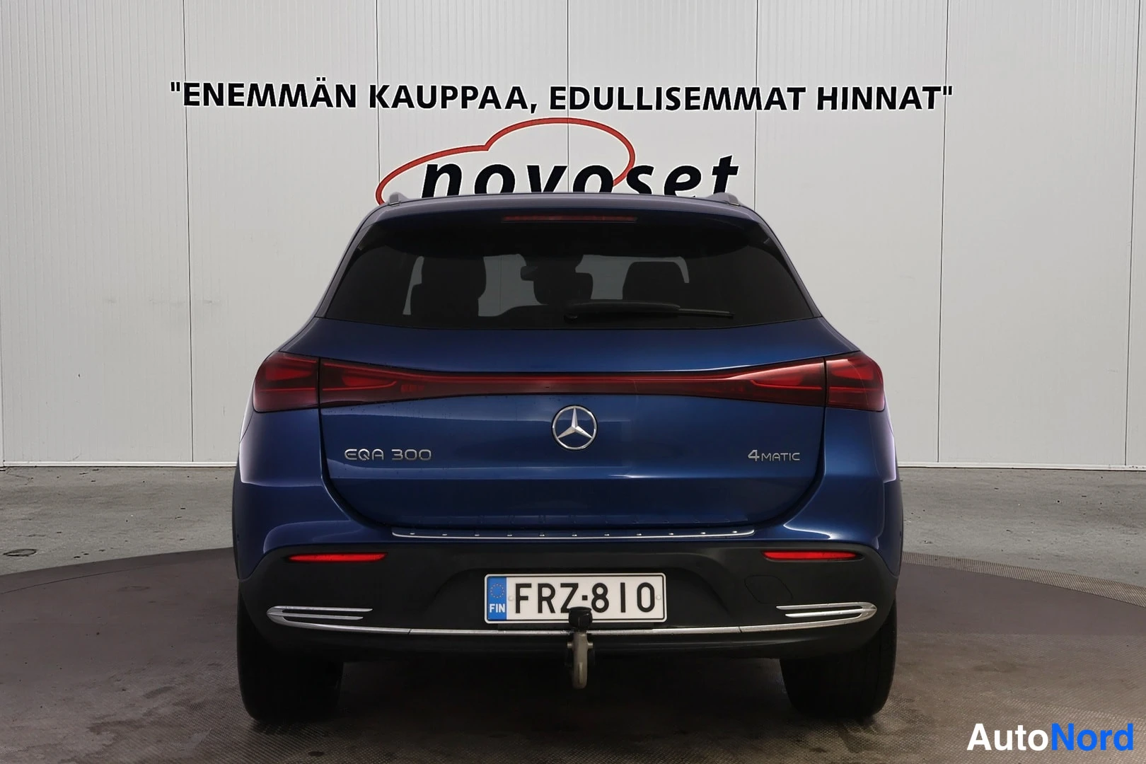 Blå Mercedes-Benz EQA 300 4MATIC 2024, bakifrån, bild 6