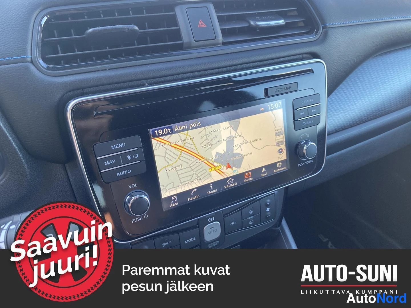 Musta Nissan Leaf 2019, edestä, kuva 4