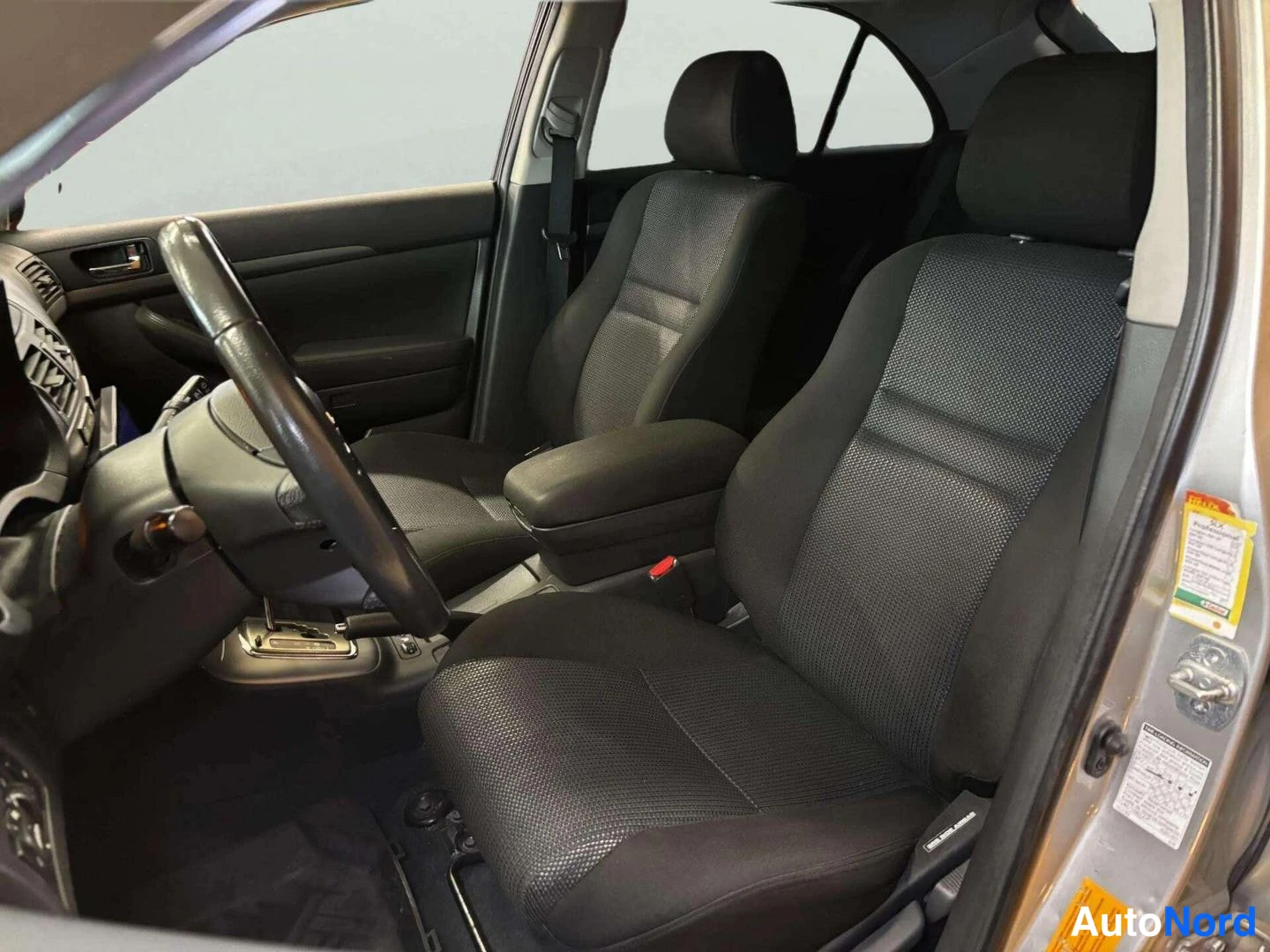 Hopea Toyota Avensis 2008, kuva 8