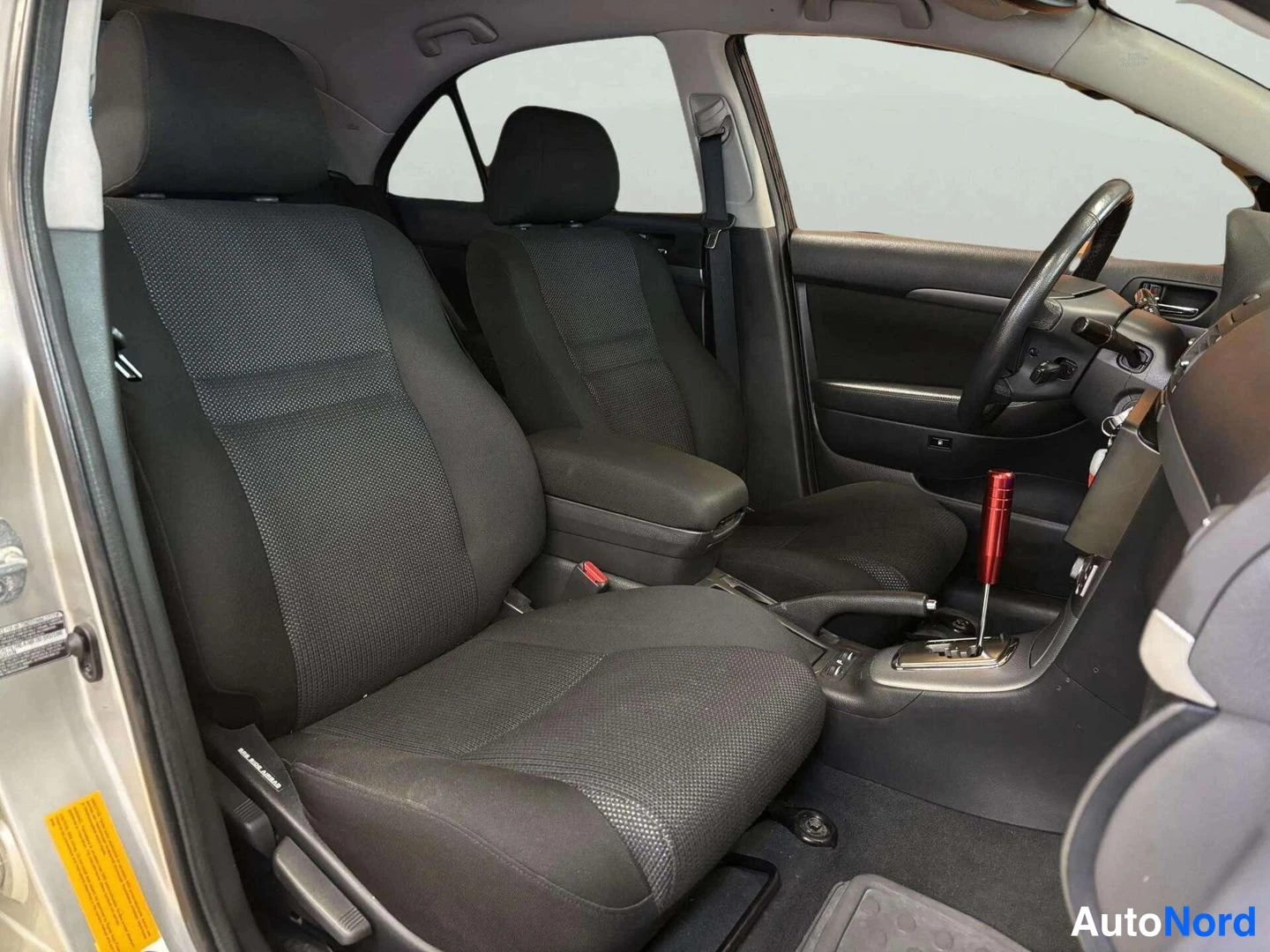 Hopea Toyota Avensis 2008, kuva 10