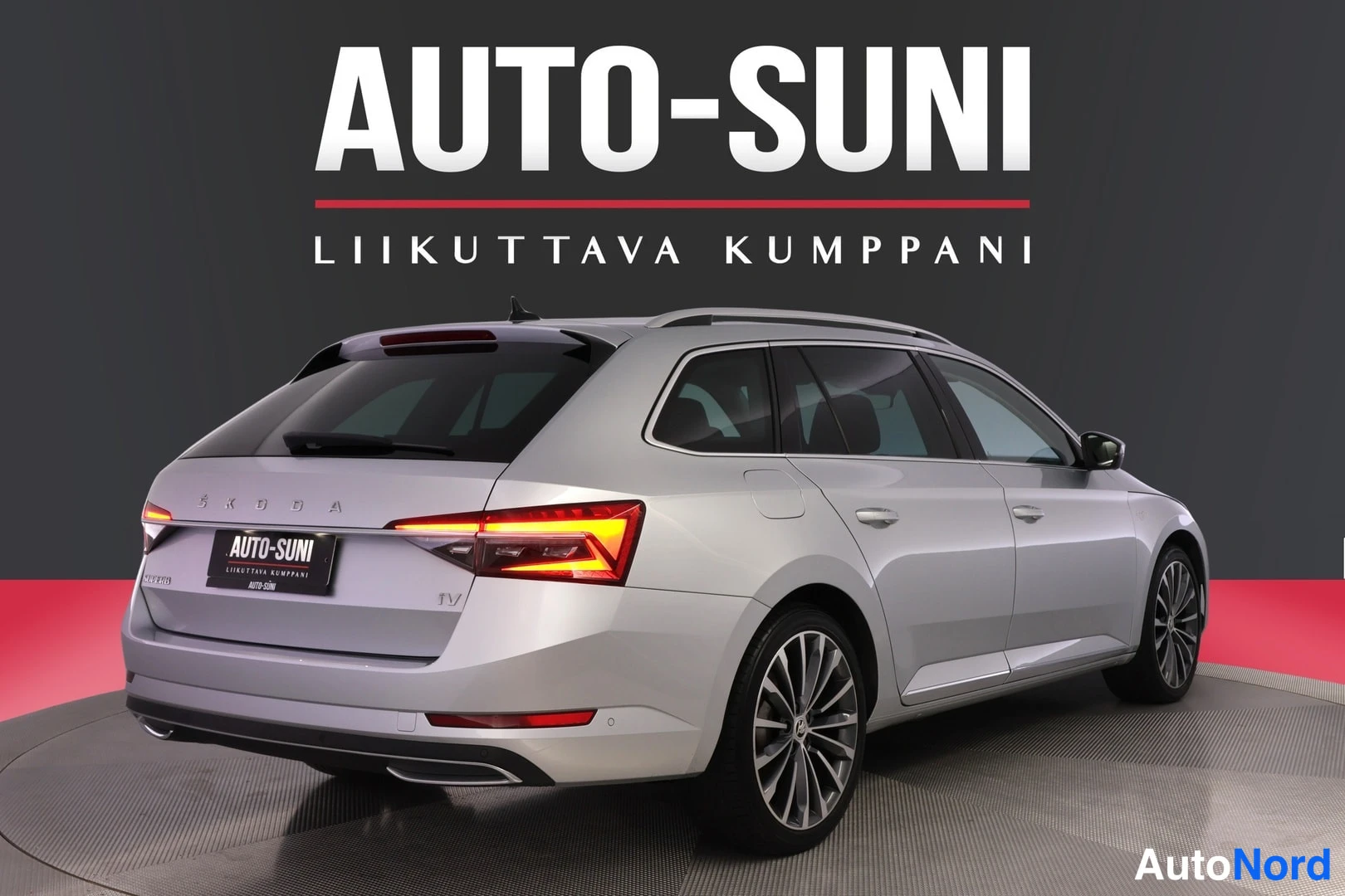 Hopea Skoda Superb 2023, takaviisto, kuva 5