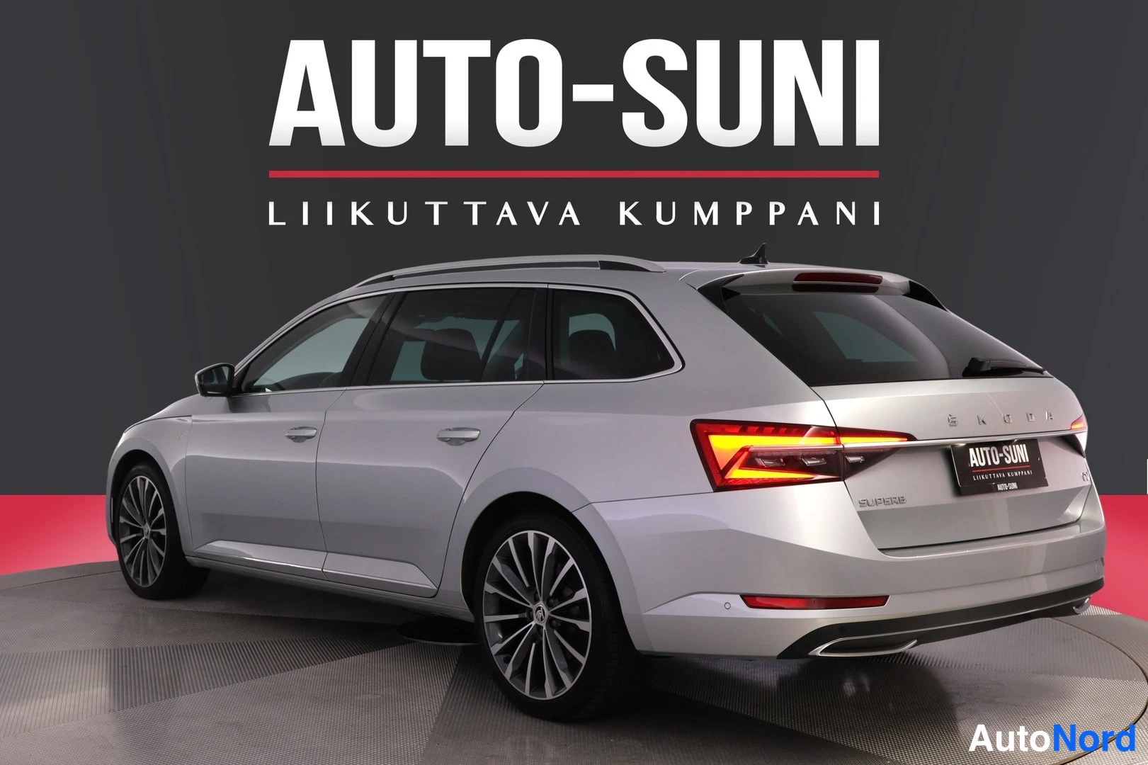 Hopea Skoda Superb 2023, takaviisto, kuva 6