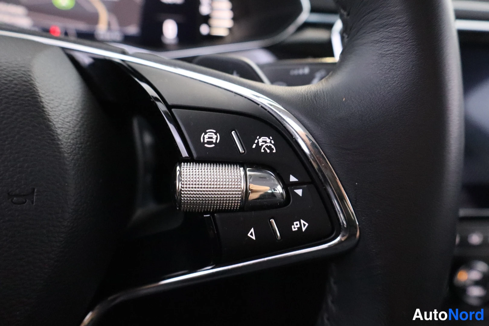 Hopea Skoda Superb 2023, yksityiskohta, kuva 16