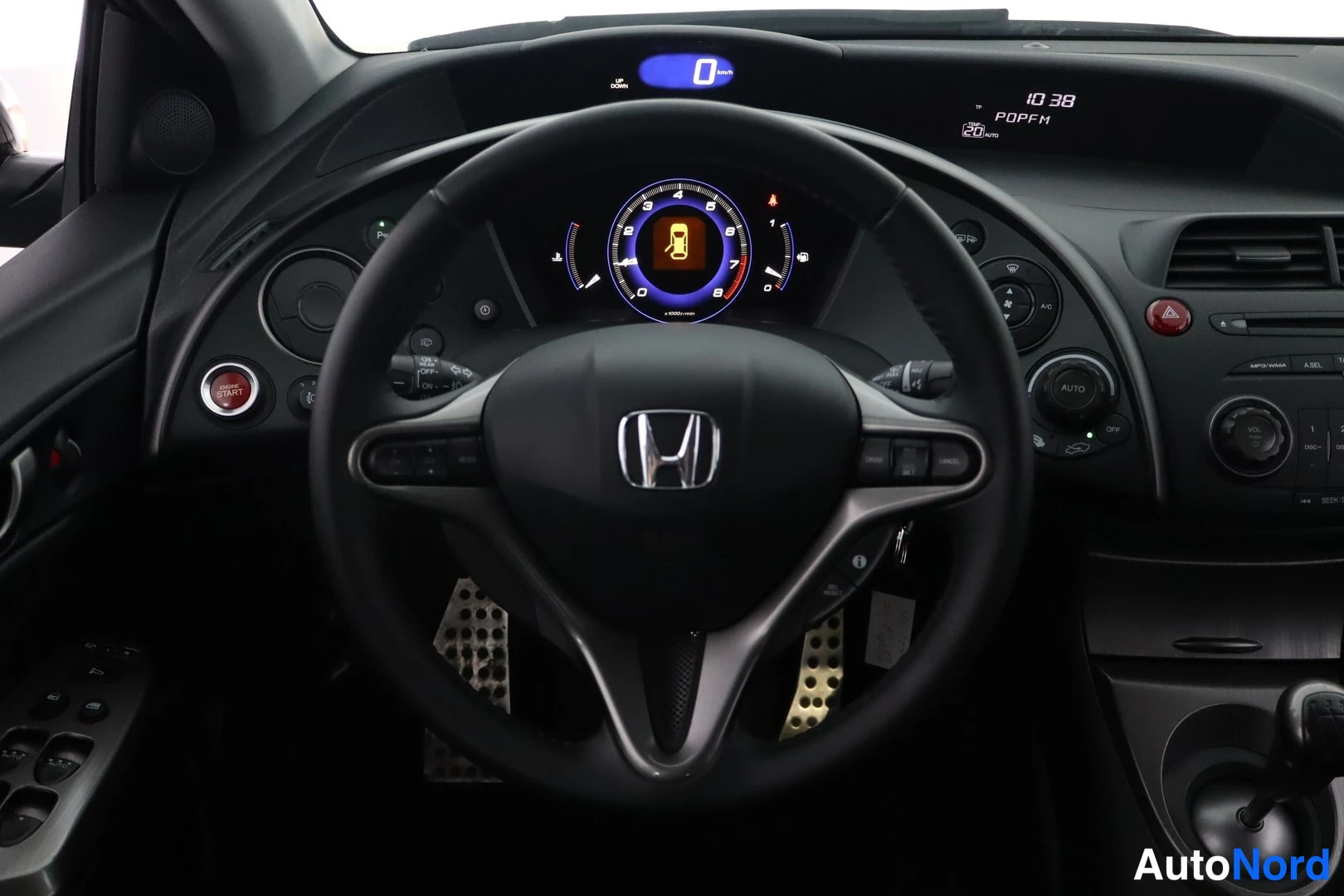Musta Honda Civic 2011, ohjaamo, kuva 8