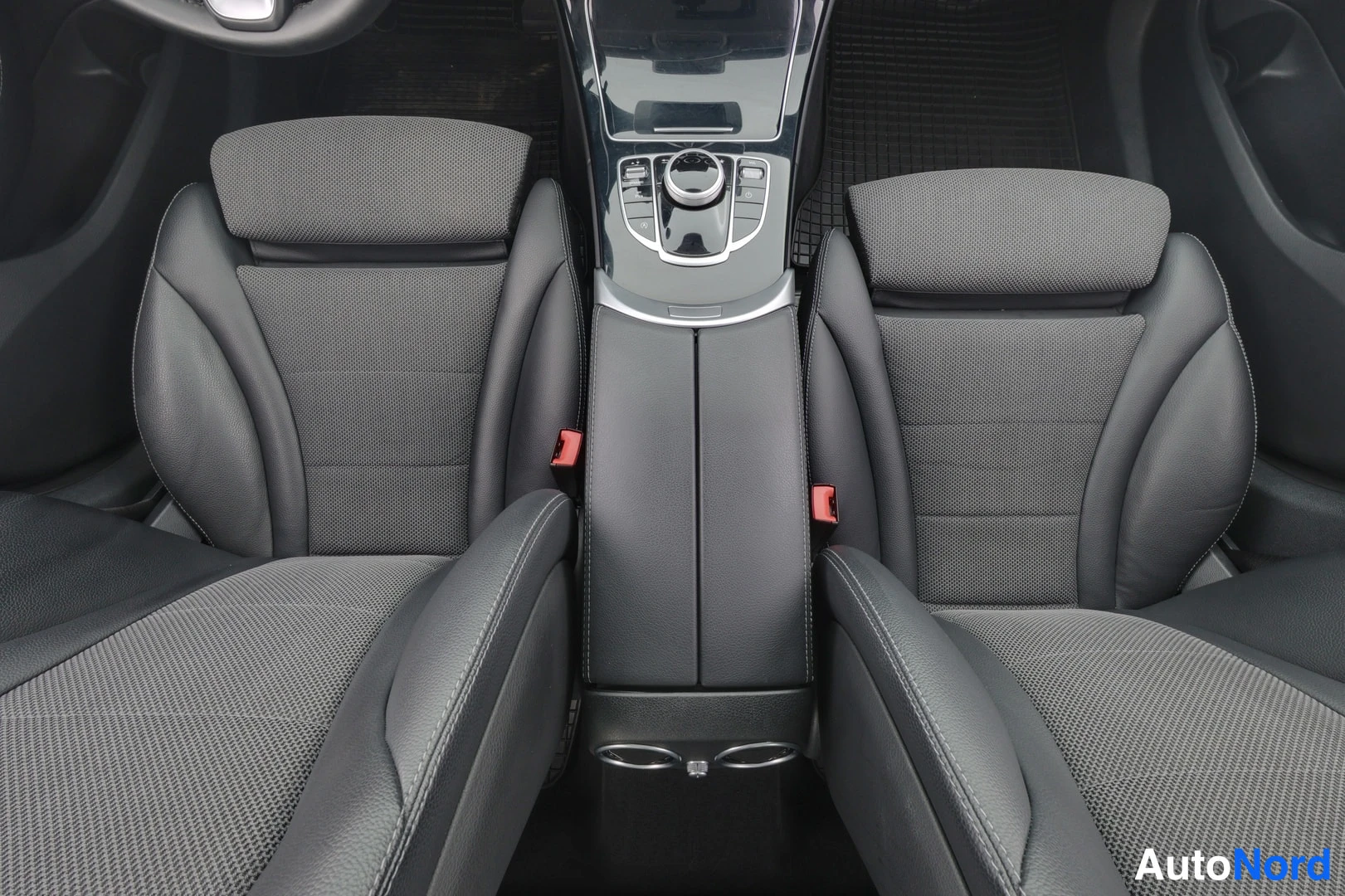 Valkoinen Mercedes-Benz C 2018, kuva 9