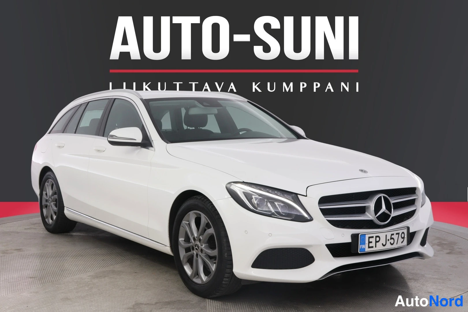 Valkoinen Mercedes-Benz C 2018, etuviisto, keula oikealle, kuva 3