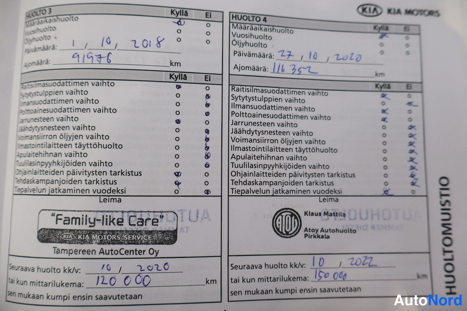 Asiakirja: Kia-huoltokirjan sivu, huolto 3 (2018) ja huolto 4 (2020) merkinnät