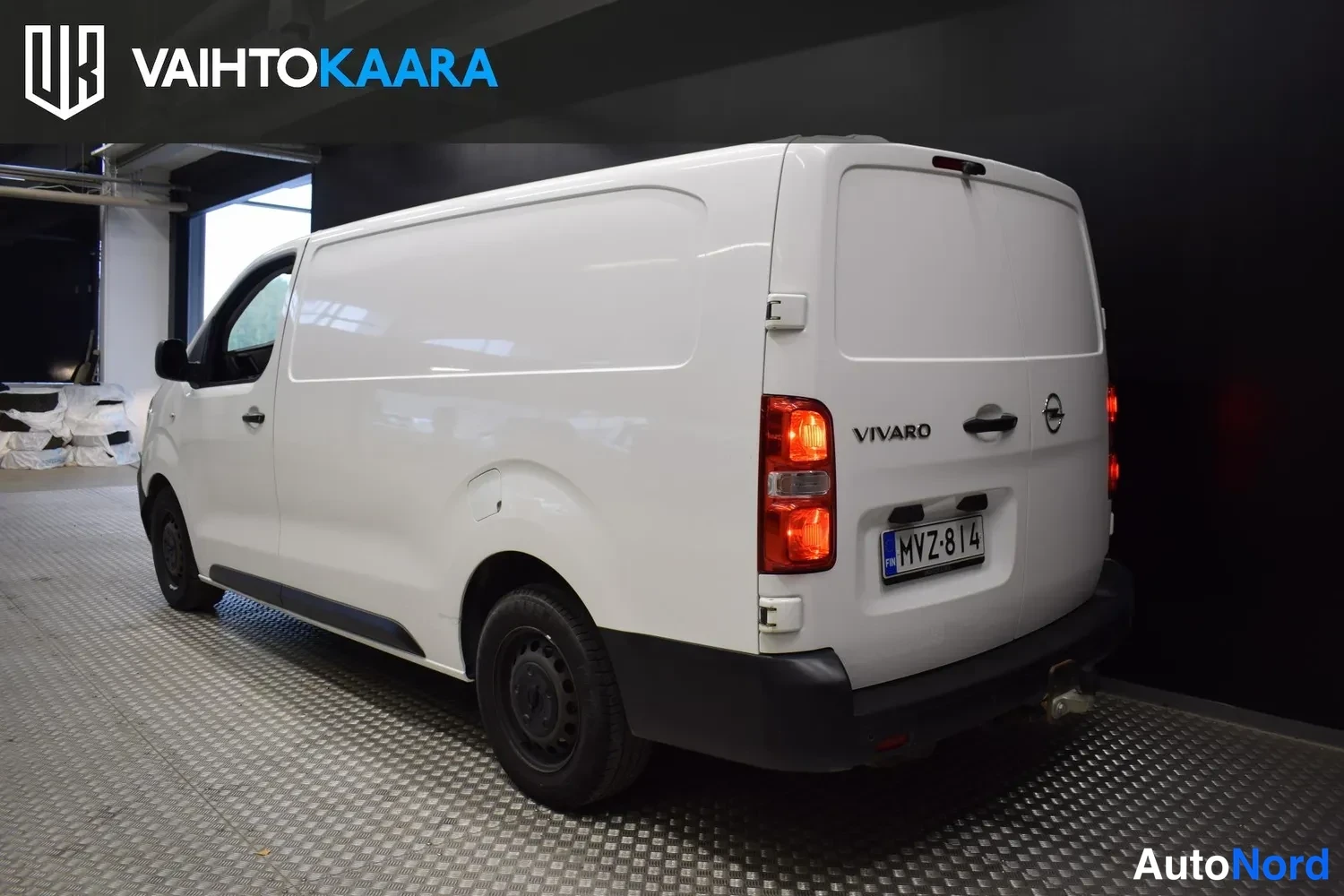 Valkoinen Opel Vivaro 2020, takaviisto, kuva 6