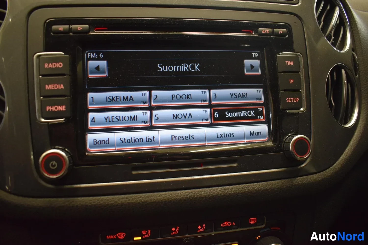 Harmaa Volkswagen Tiguan 2015, yksityiskohta, kuva 3