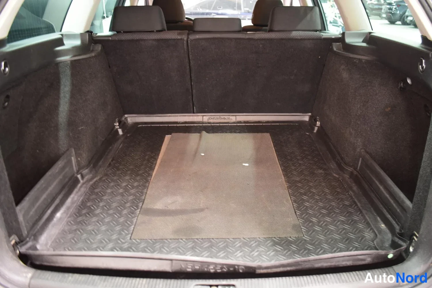 Harmaa Volkswagen Passat Variant 2007, tavaratila, kuva 17