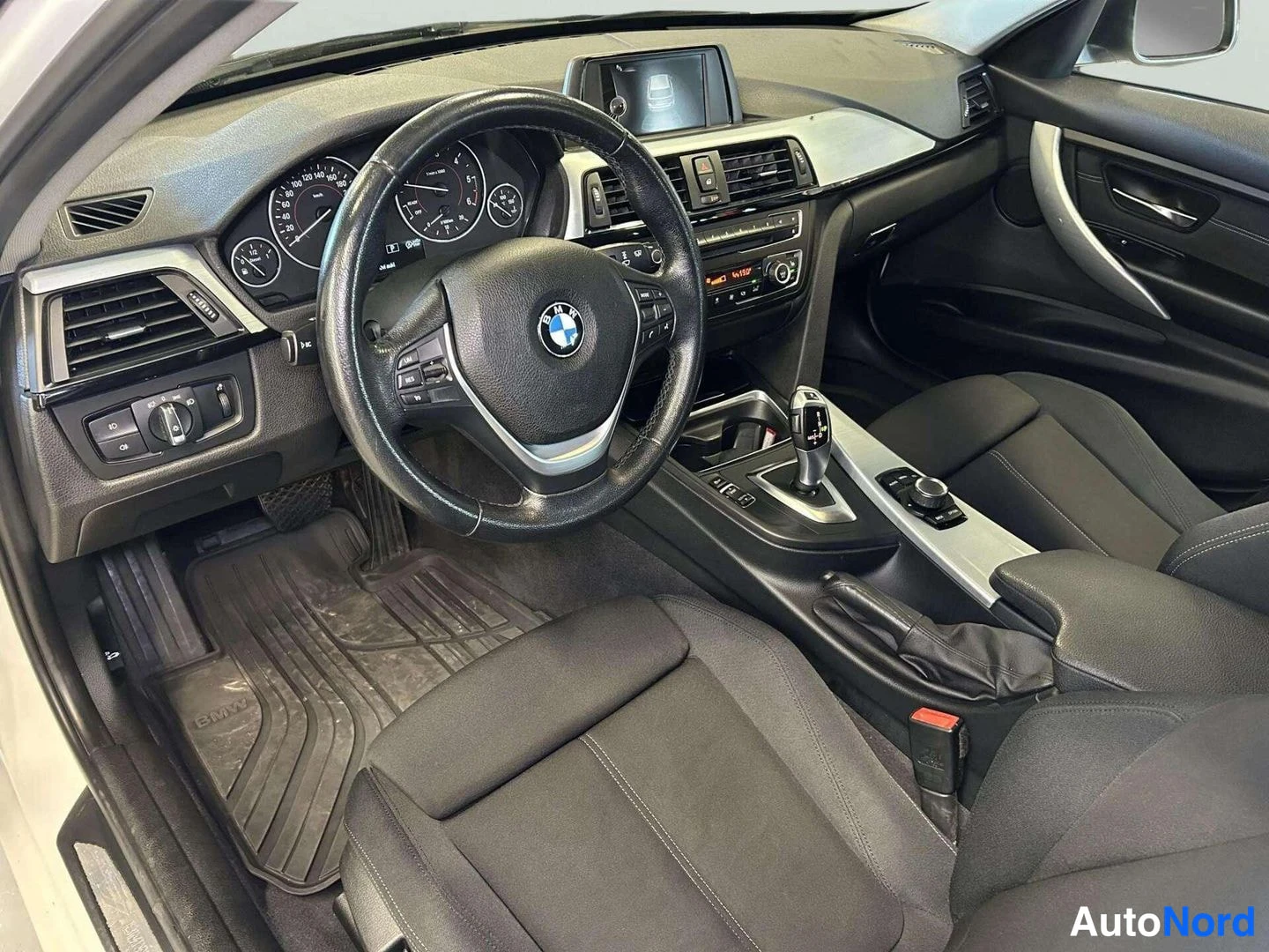 Valkoinen BMW 320d xDrive 2014, kuva 11