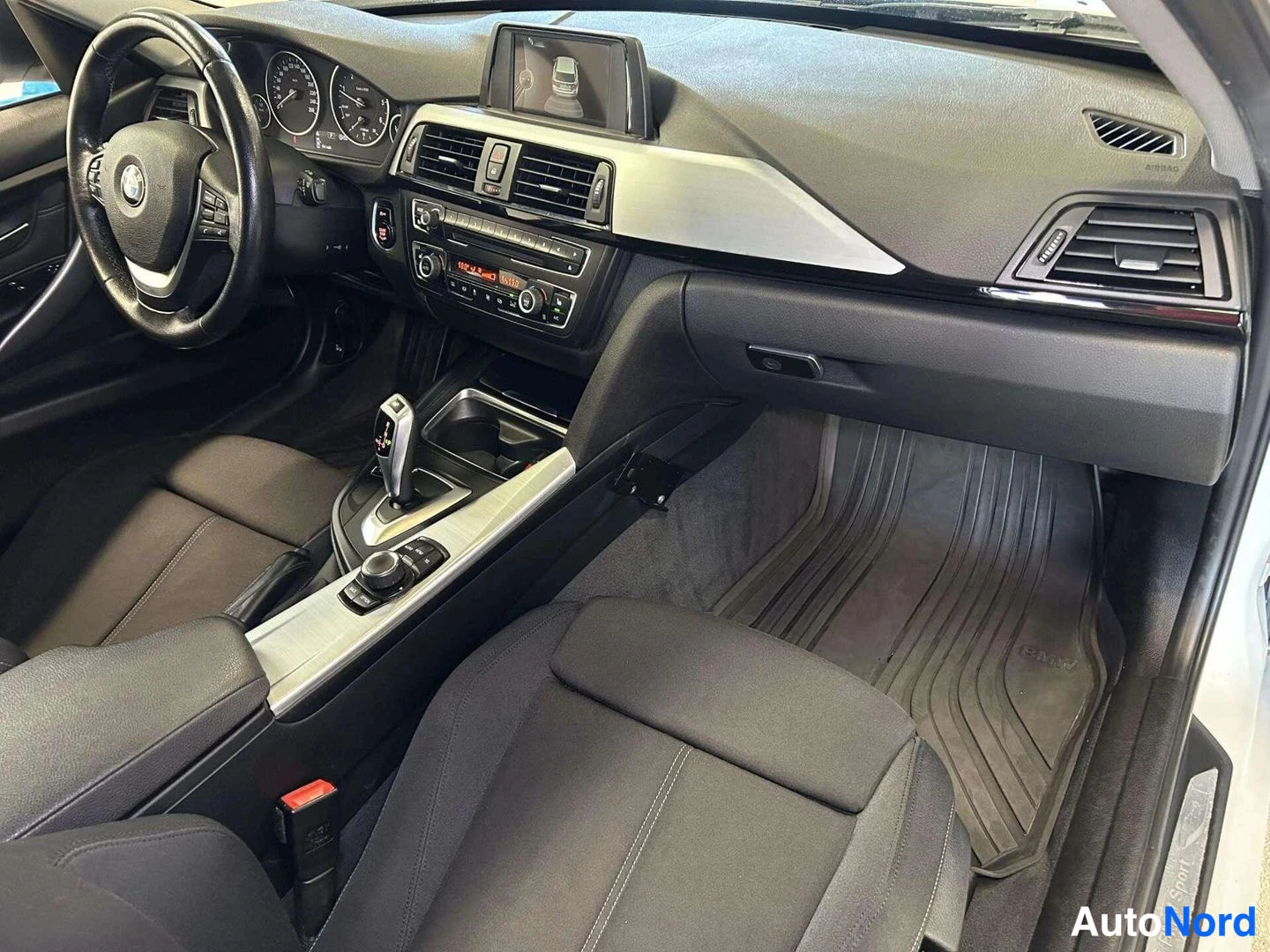 Valkoinen BMW 320d xDrive 2014, kuva 13