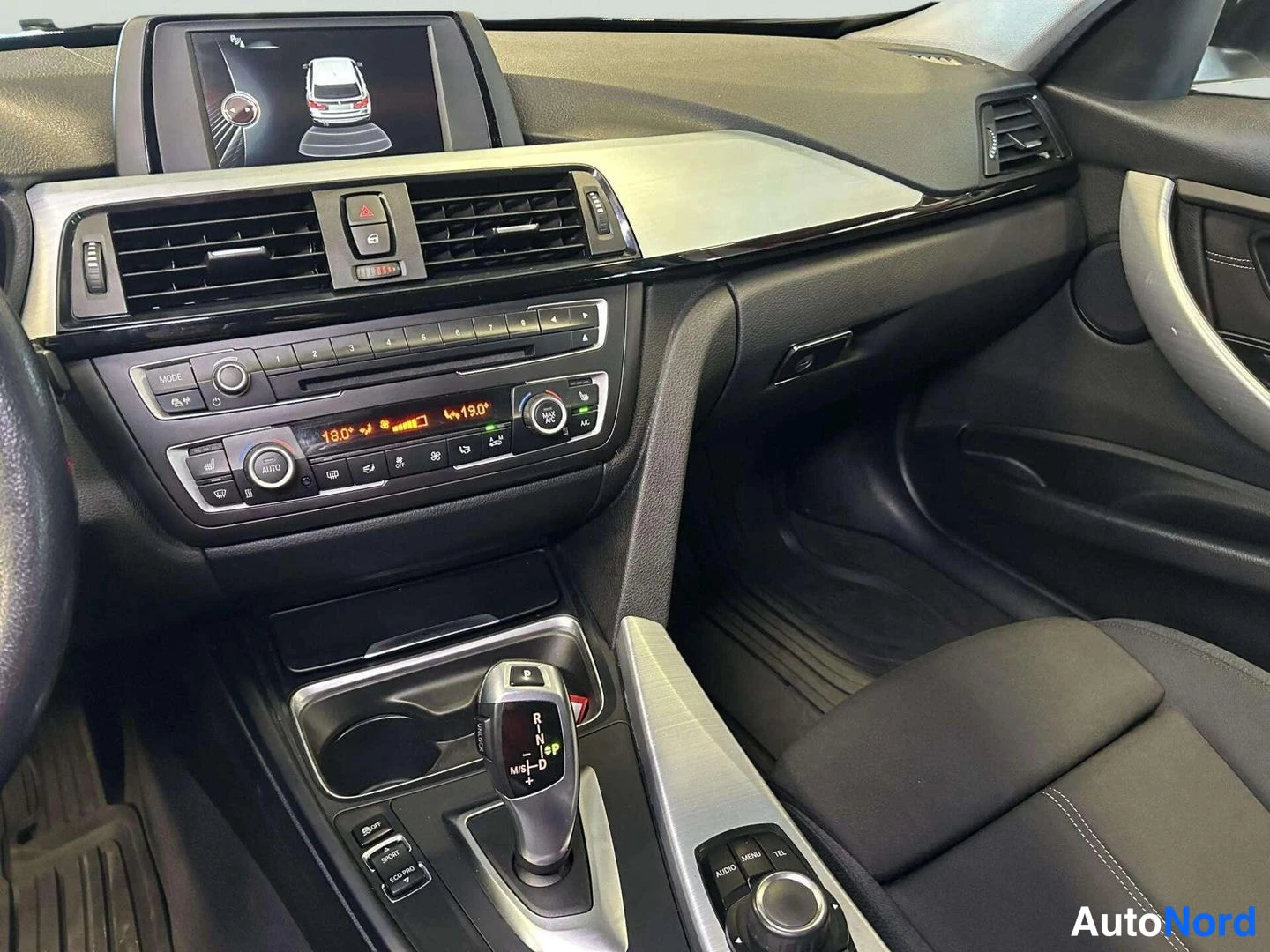 Valkoinen BMW 320d xDrive 2014, kuva 21