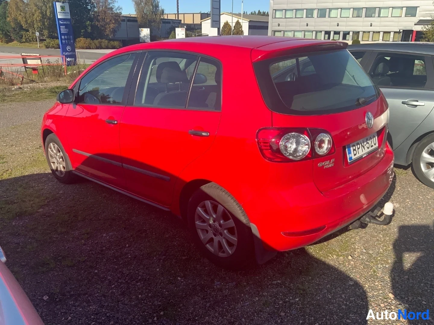 Punainen Volkswagen Golf Plus 2011, takaviisto, kuva 3