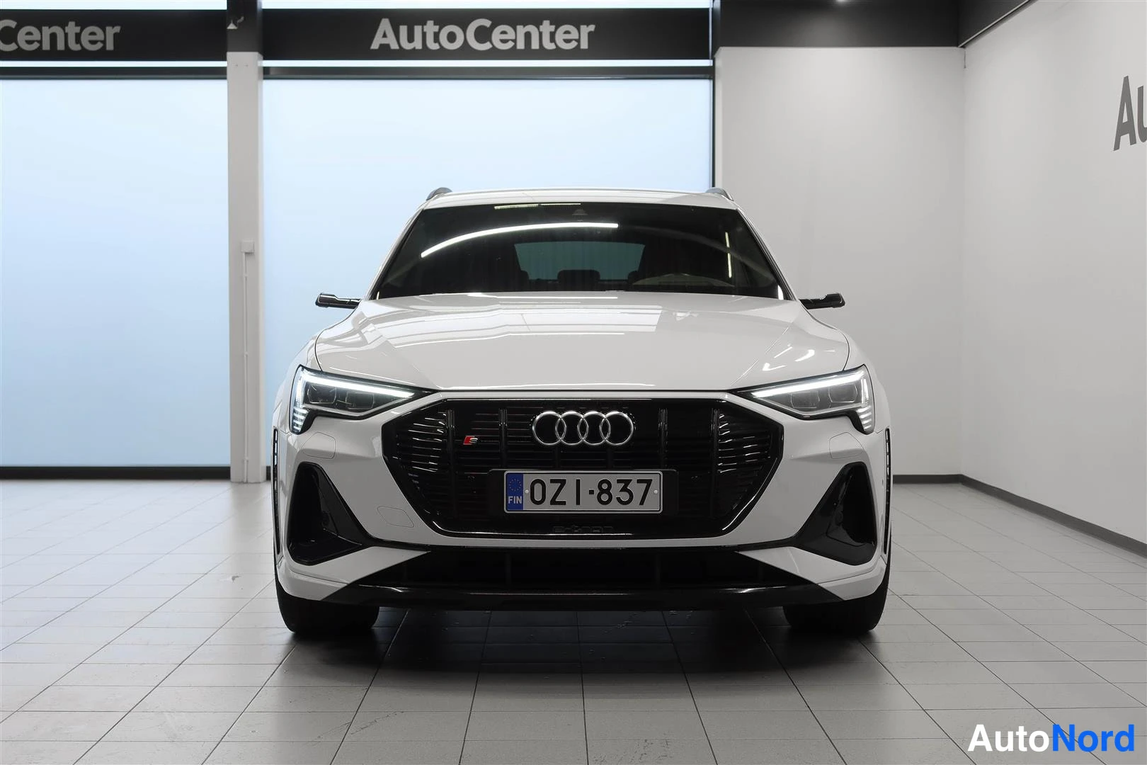 White Audi e-tron 2021, front, photo 4