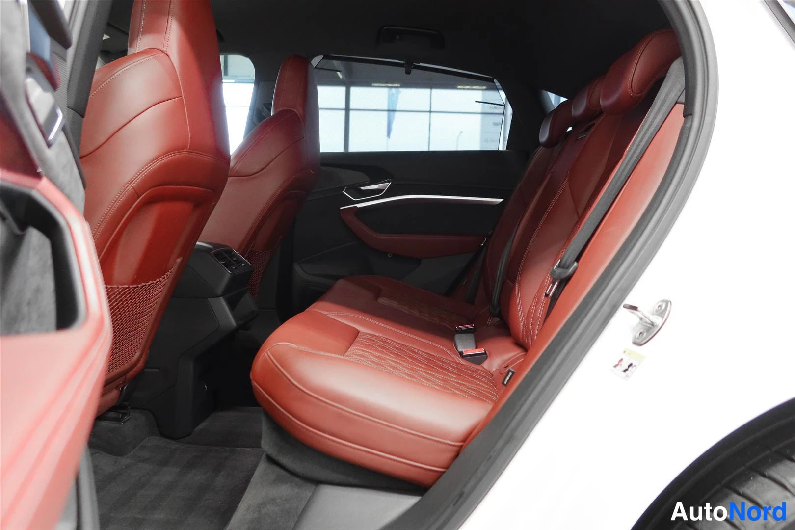 White Audi e-tron 2021, photo 15
