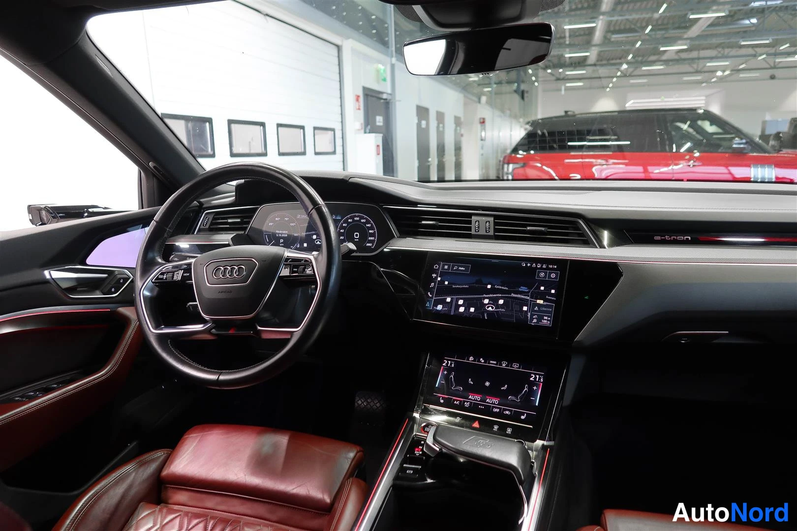 White Audi e-tron 2021, photo 17