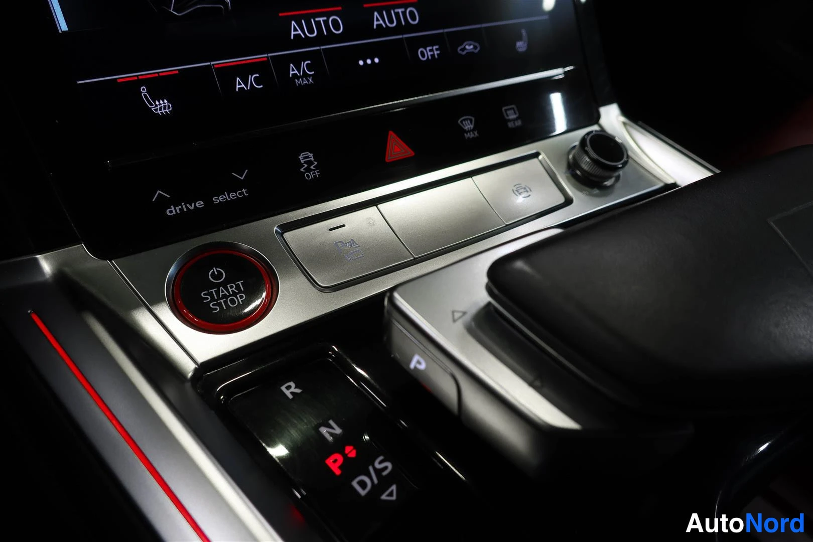 White Audi e-tron 2021, photo 22