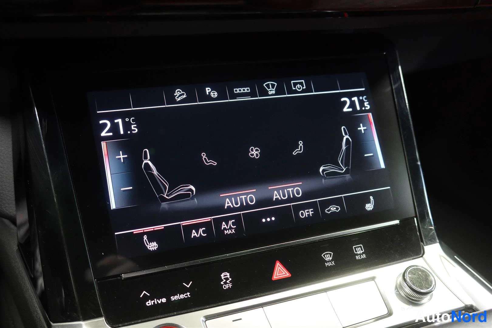 White Audi e-tron 2021, photo 26
