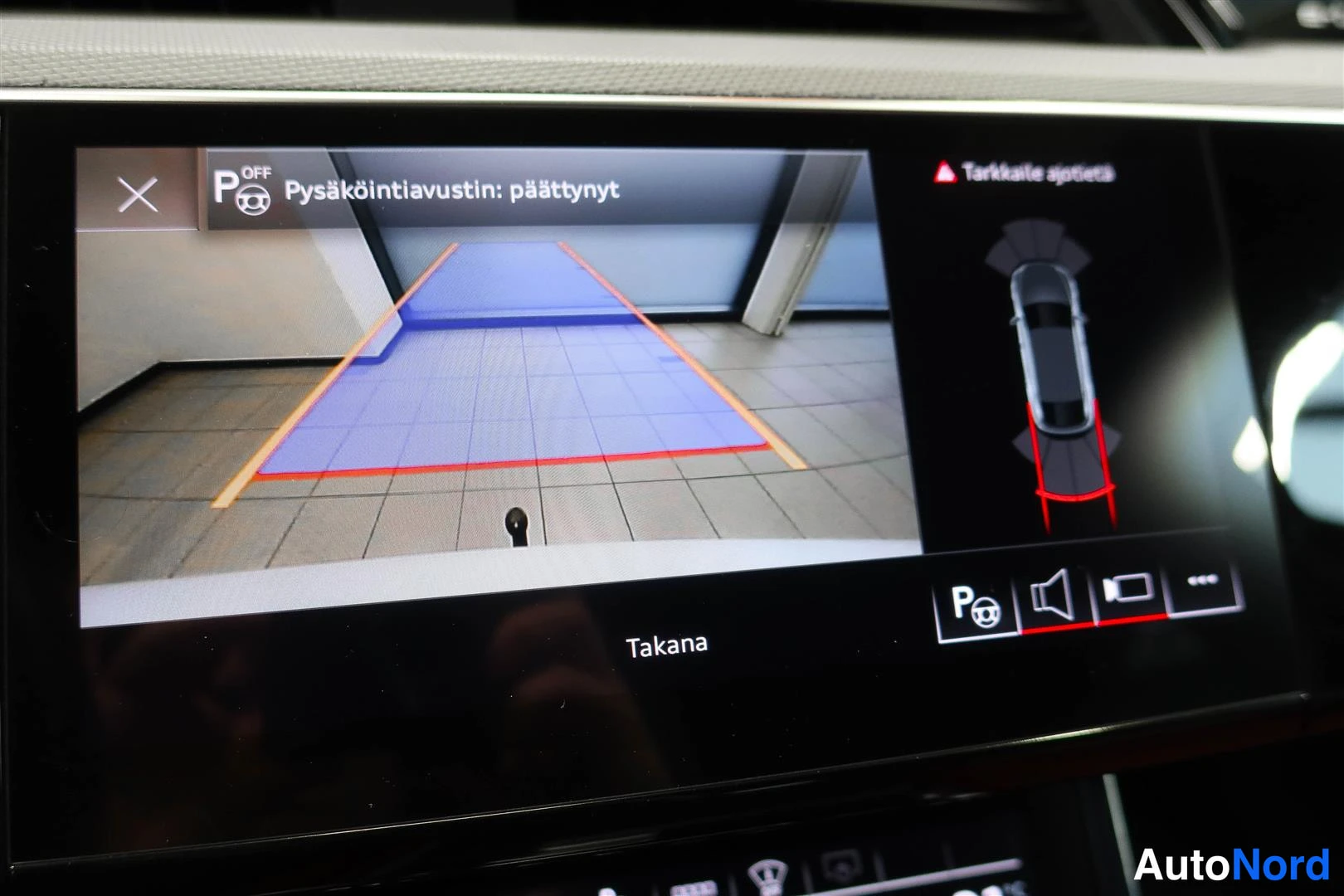 White Audi e-tron 2021, photo 29