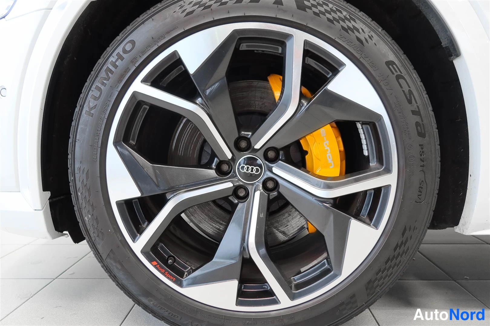 White Audi e-tron 2021, photo 30