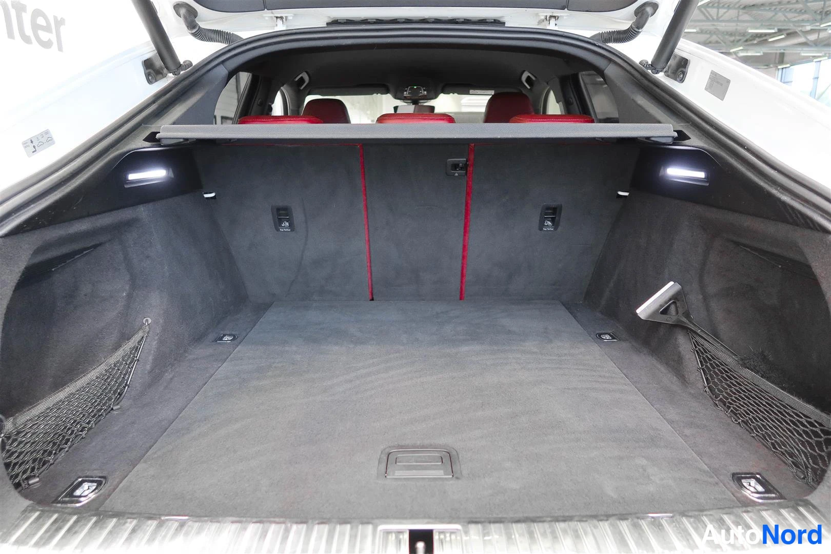 White Audi e-tron 2021, photo 10