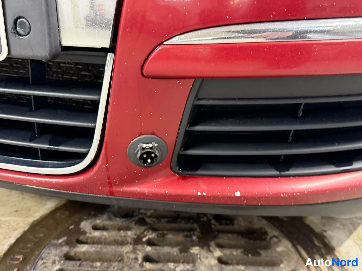 Punainen Volkswagen Golf Variant 2008, edestä, kuva 3