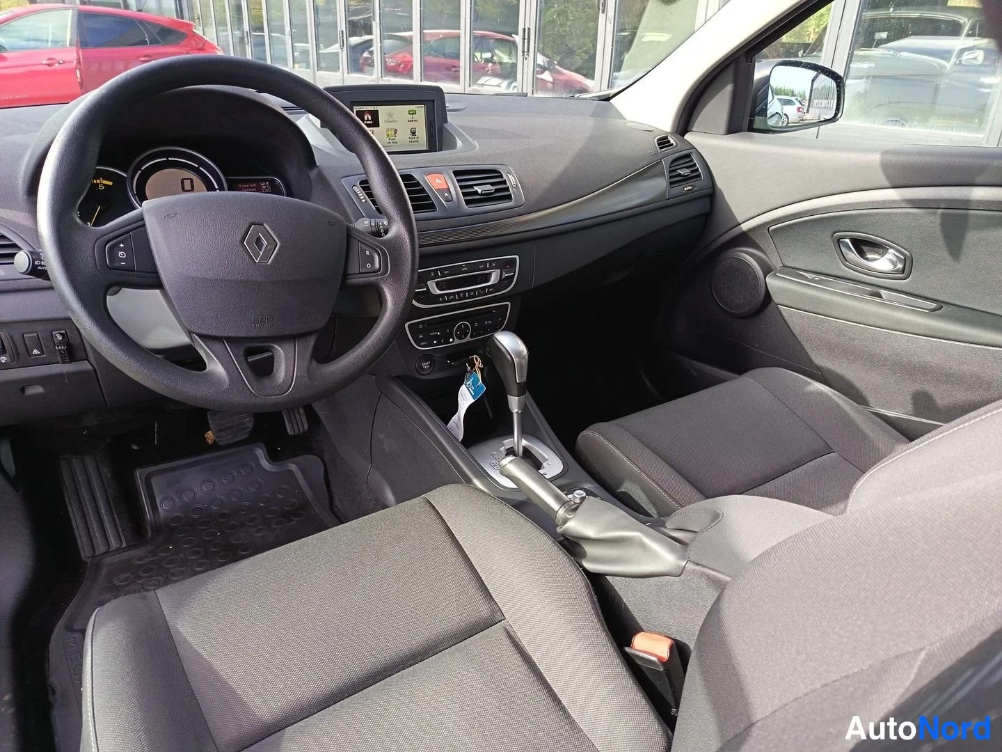 Musta Renault Megane 2012, kuva 35