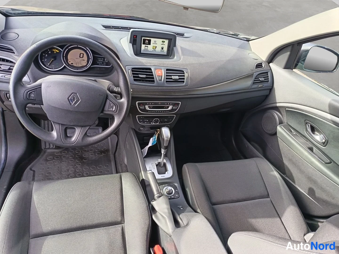 Musta Renault Megane 2012, etuviisto, keula oikealle, kuva 9