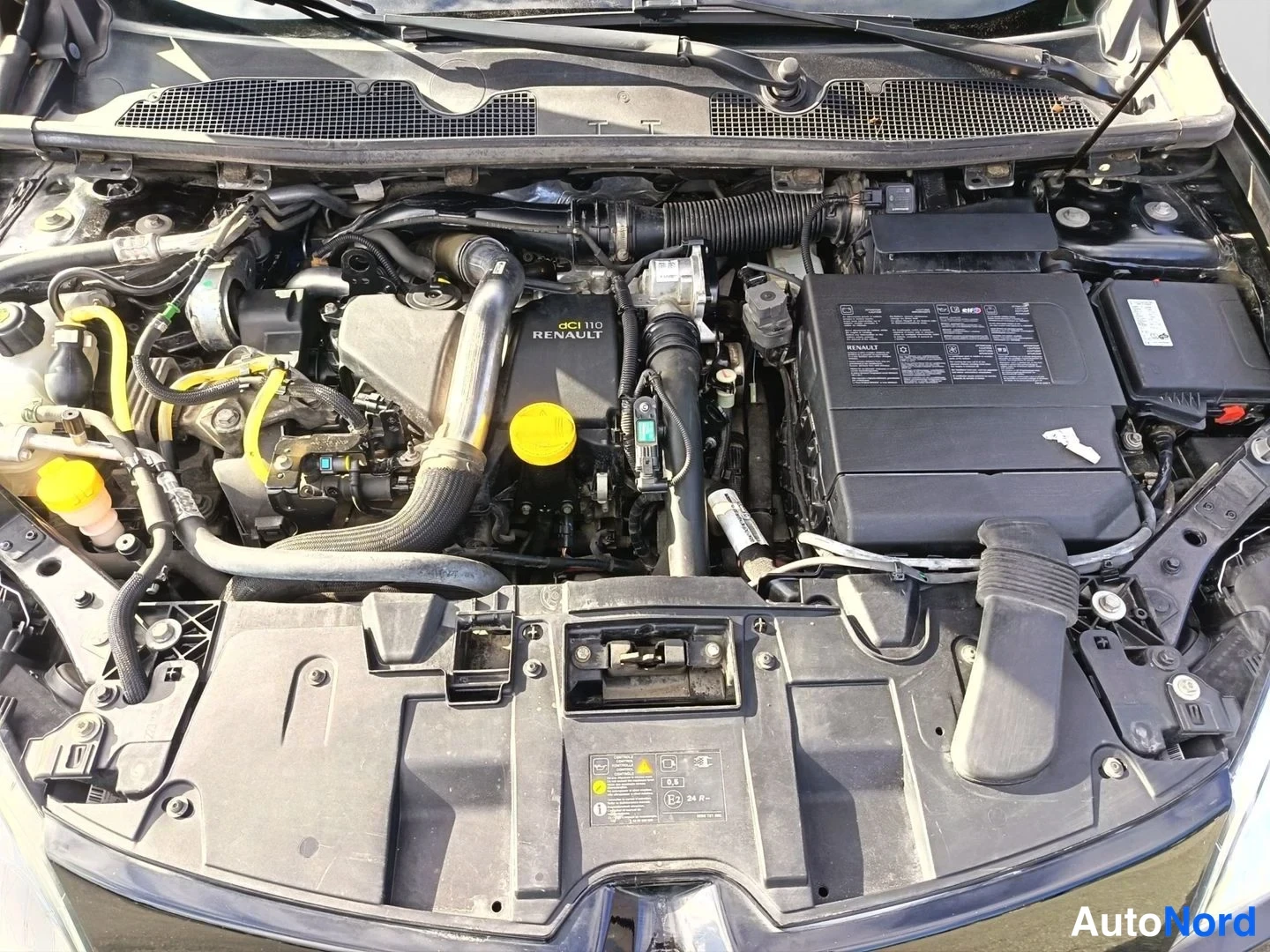 Musta Renault Megane 2012, moottoritila, kuva 26