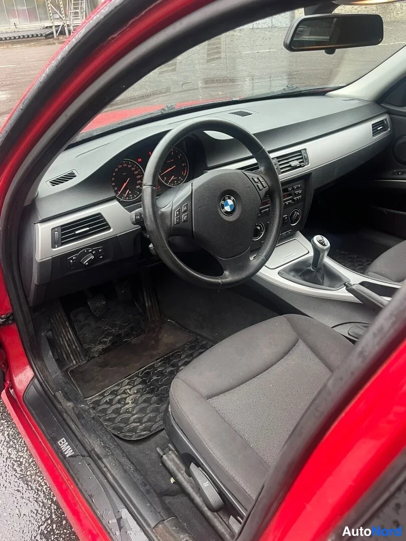 Punainen BMW 316i 2008, kuva 8